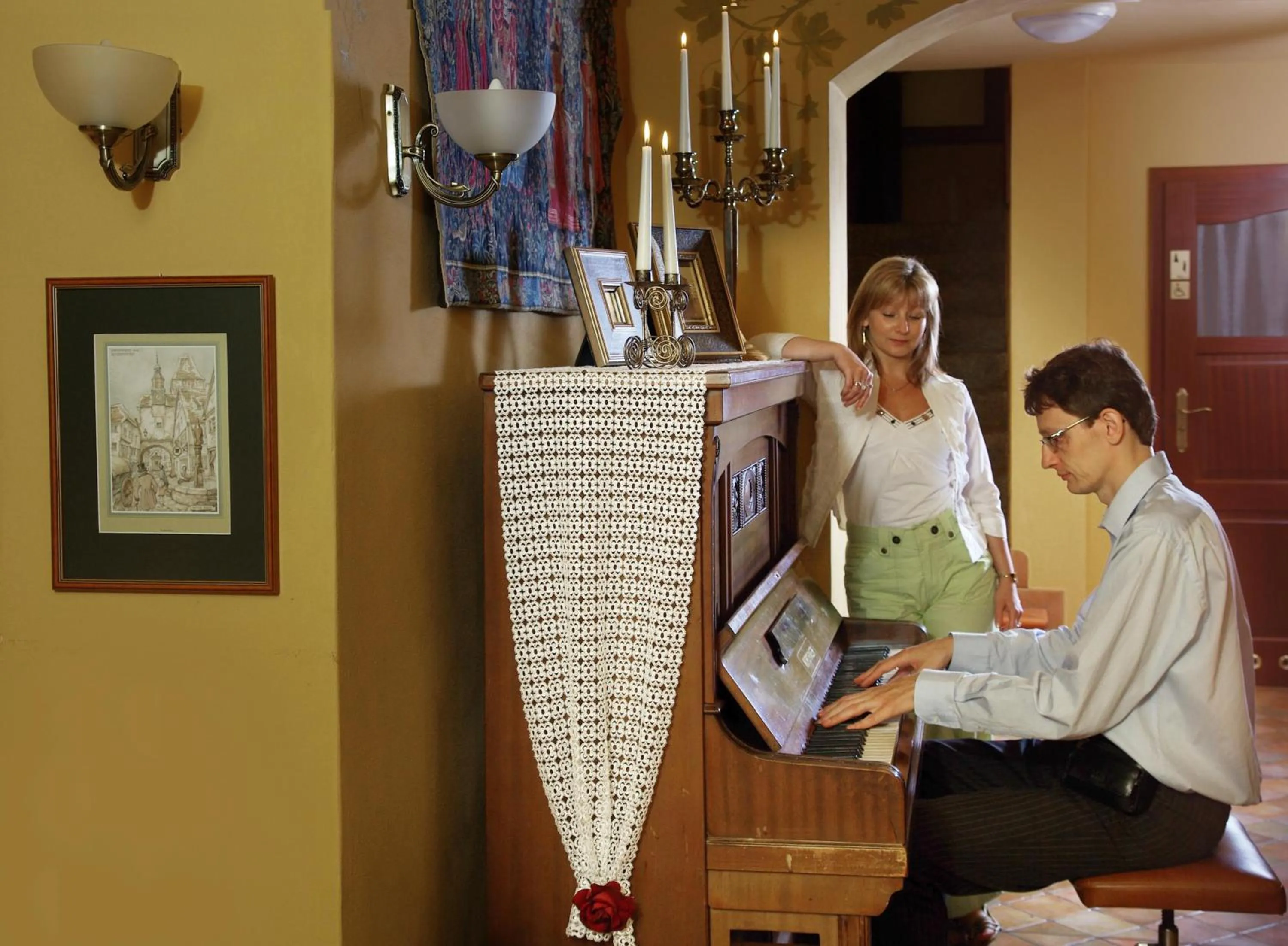 Restaurant/places to eat in Hotel Magnes