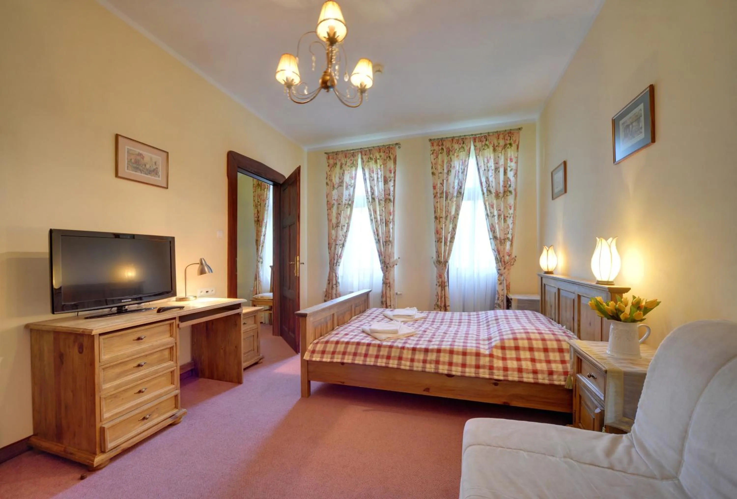 Day, Bed in Hotel Magnes