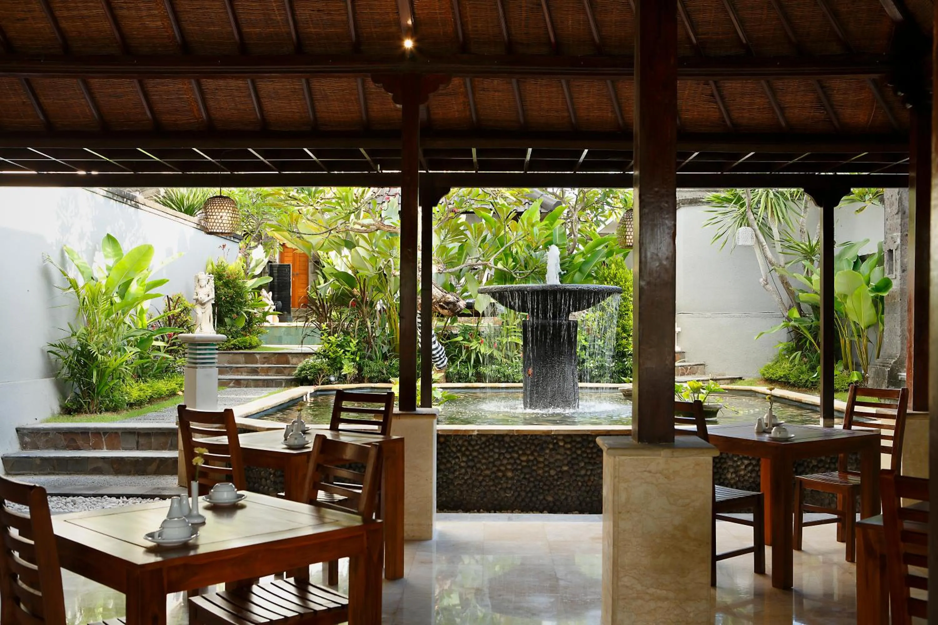 Restaurant/places to eat in Bali Nyuh Gading Villas