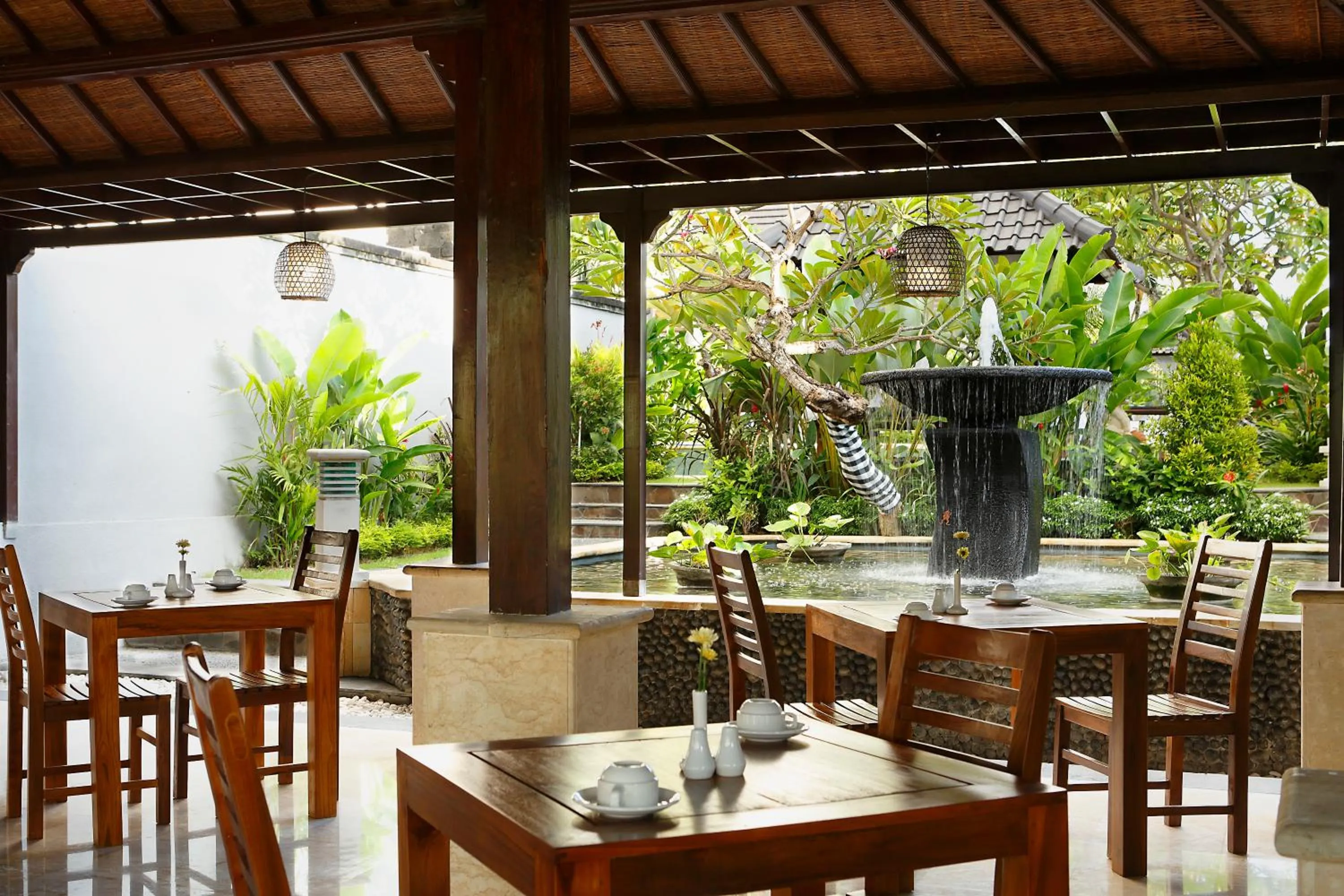 Restaurant/places to eat in Bali Nyuh Gading Villas