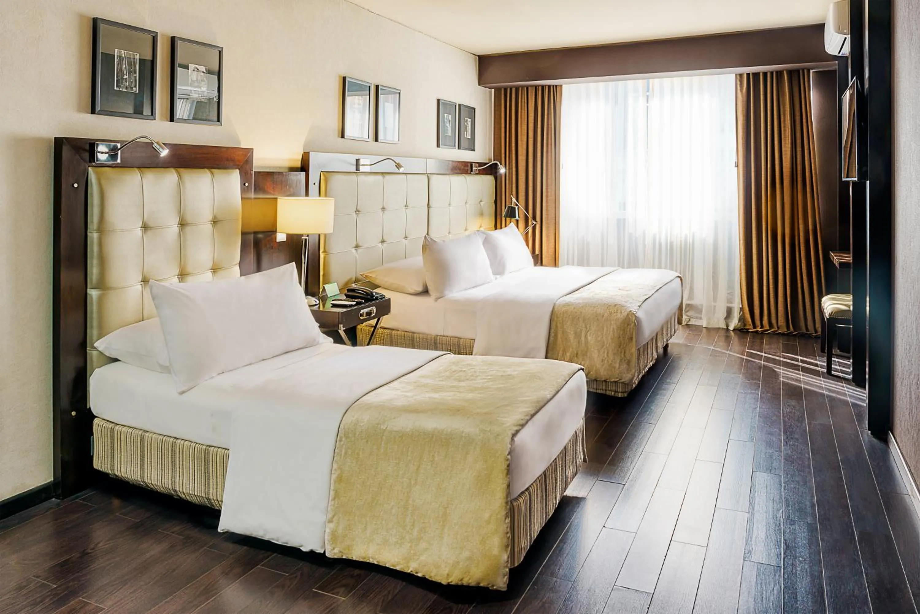 Bedroom, Bed in Lennox Buenos Aires