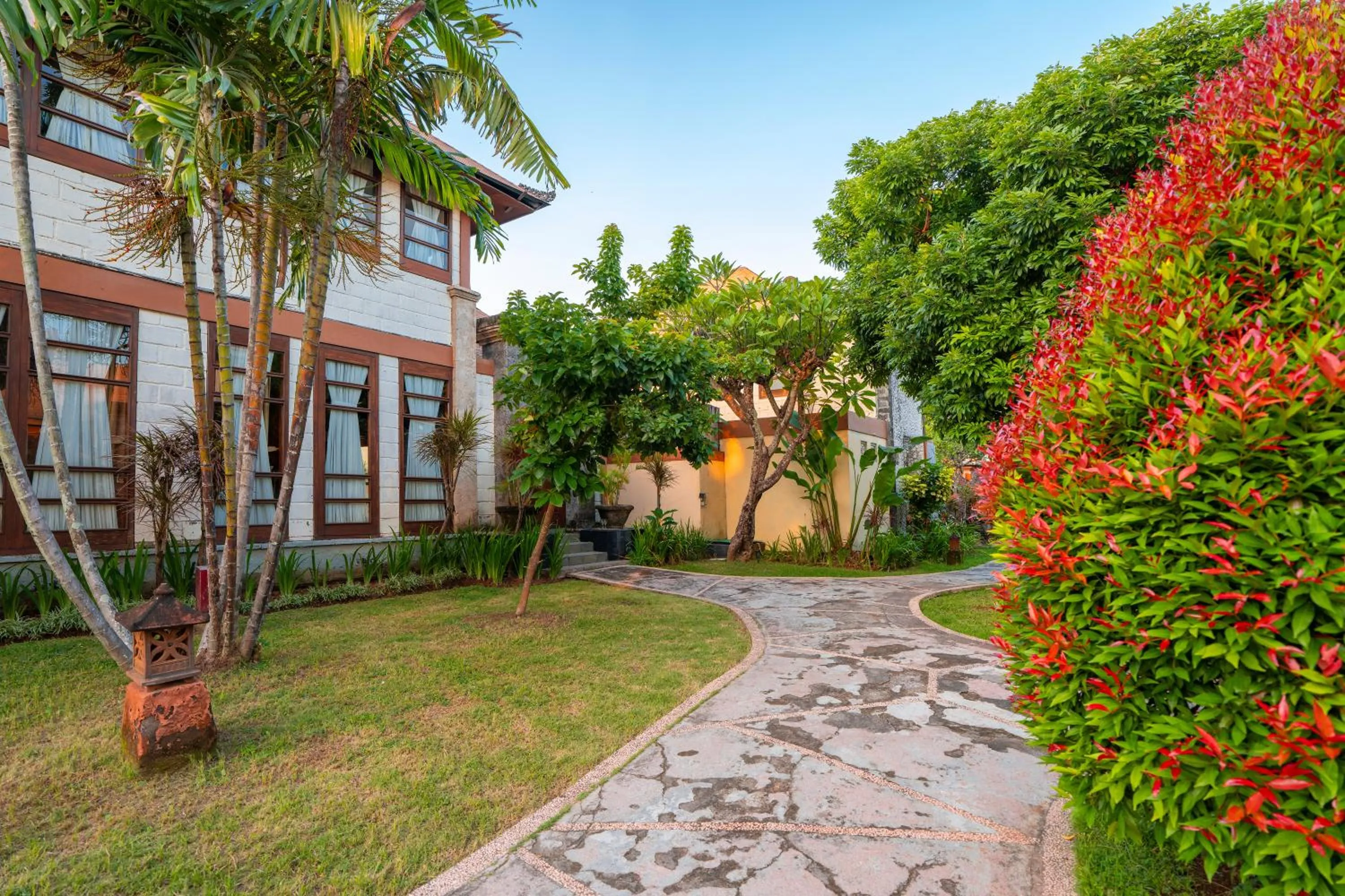 Garden in Desamuda Village by Pertama Management