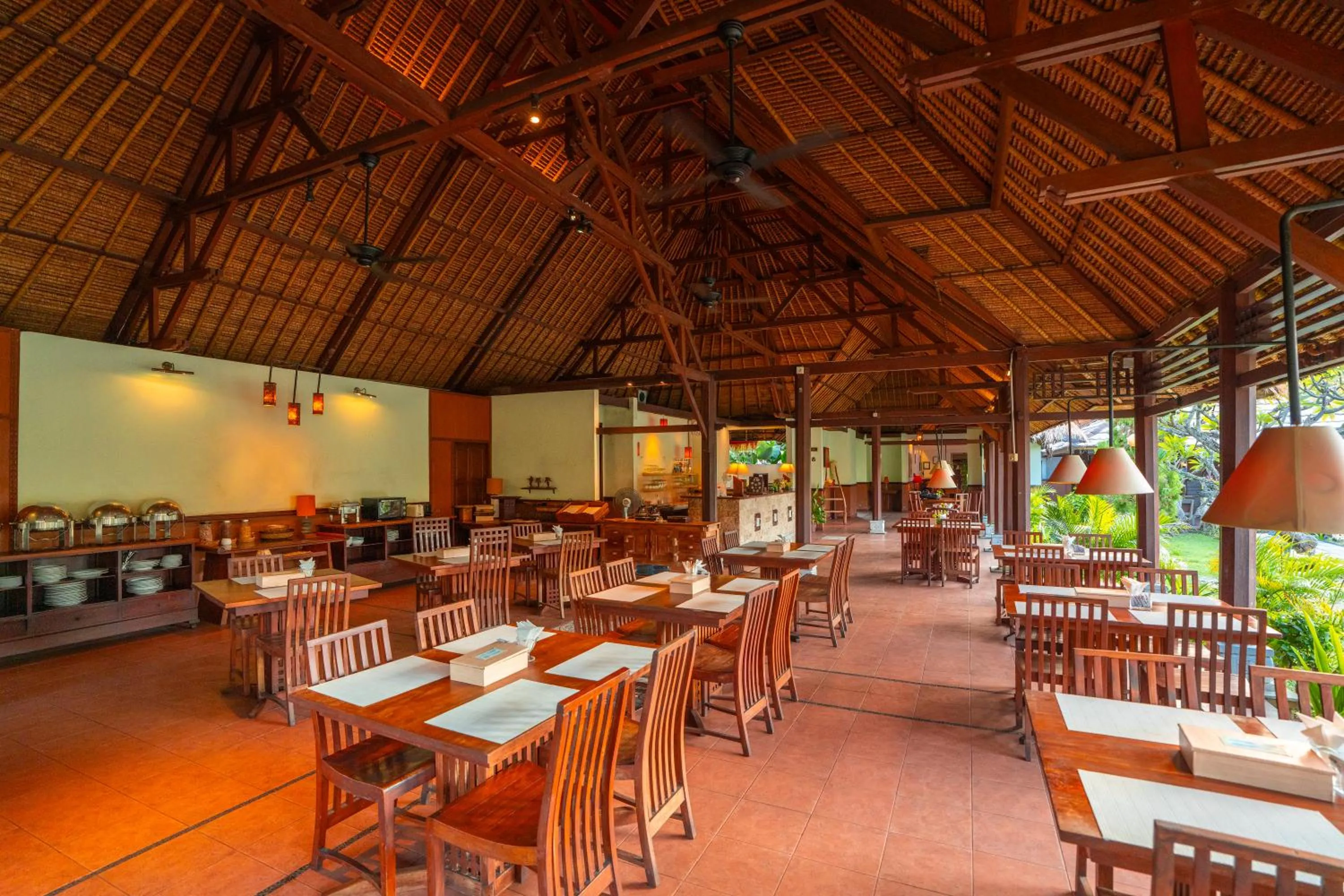 Restaurant/places to eat in Desamuda Village