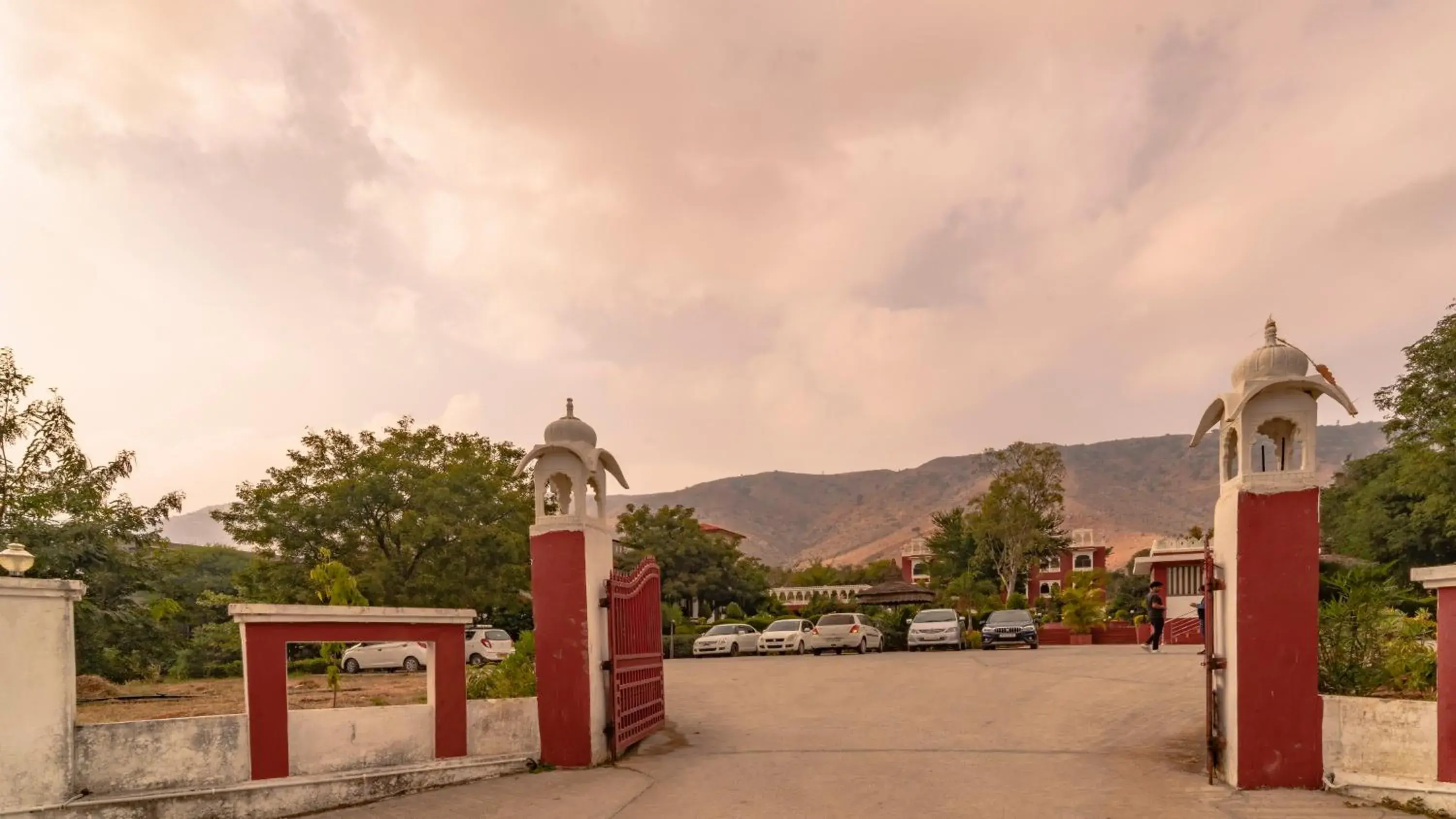 Mountain view in The Lal Bagh Mountain view in The Lal Bagh