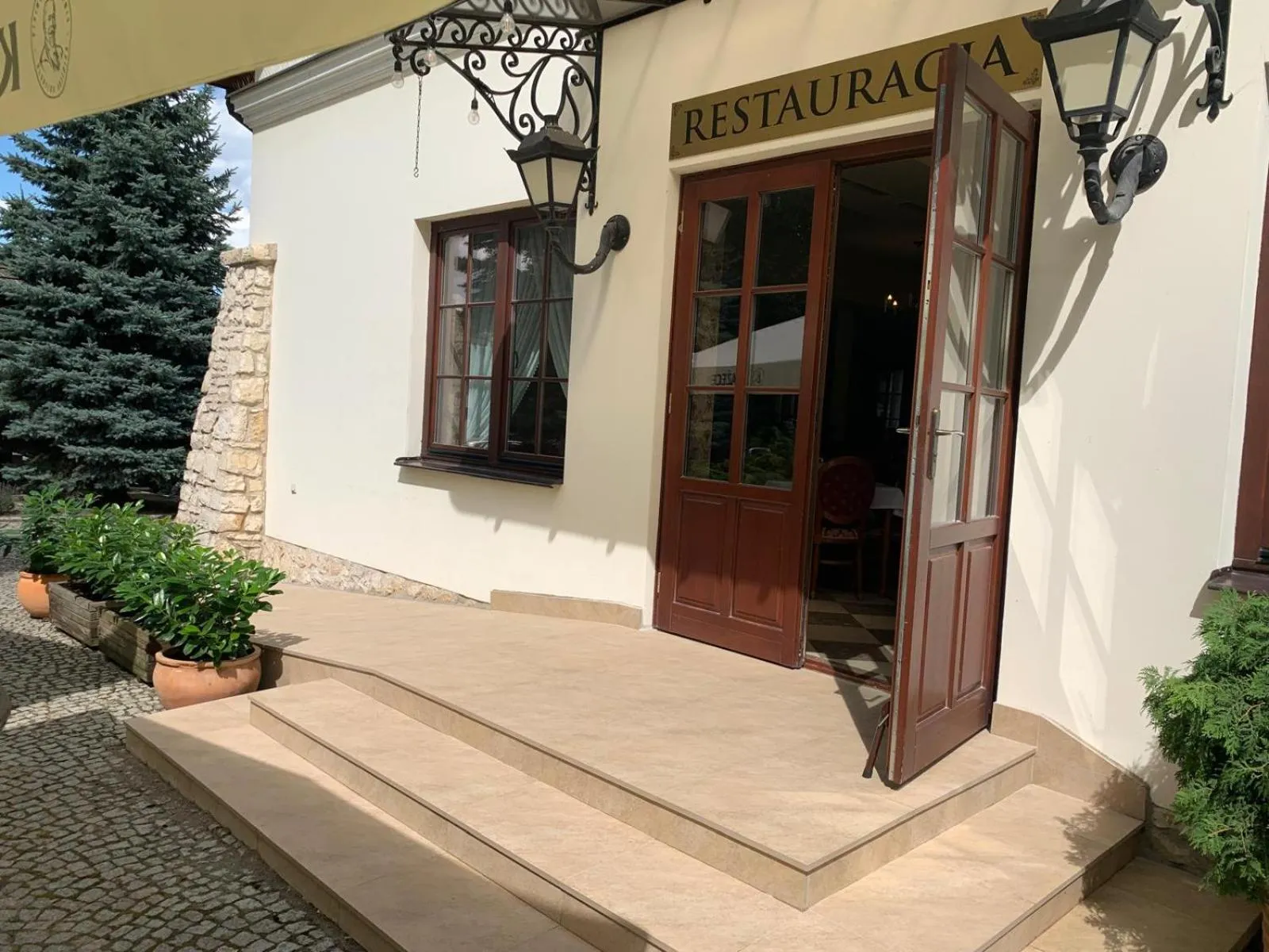 Facility for disabled guests in Hotel Sarmata Zespół Dworski