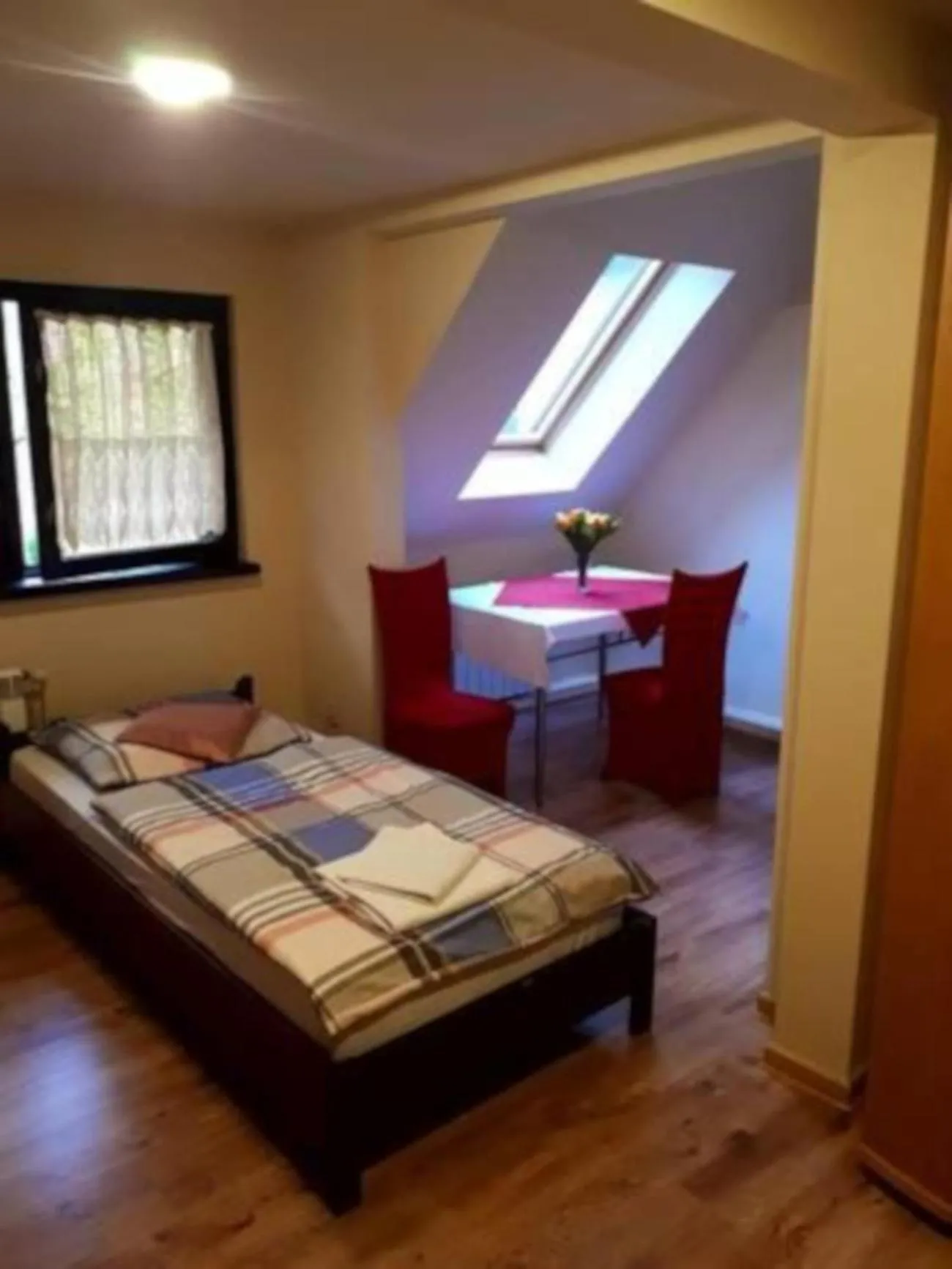 People, Bed in Knajpa Sorba