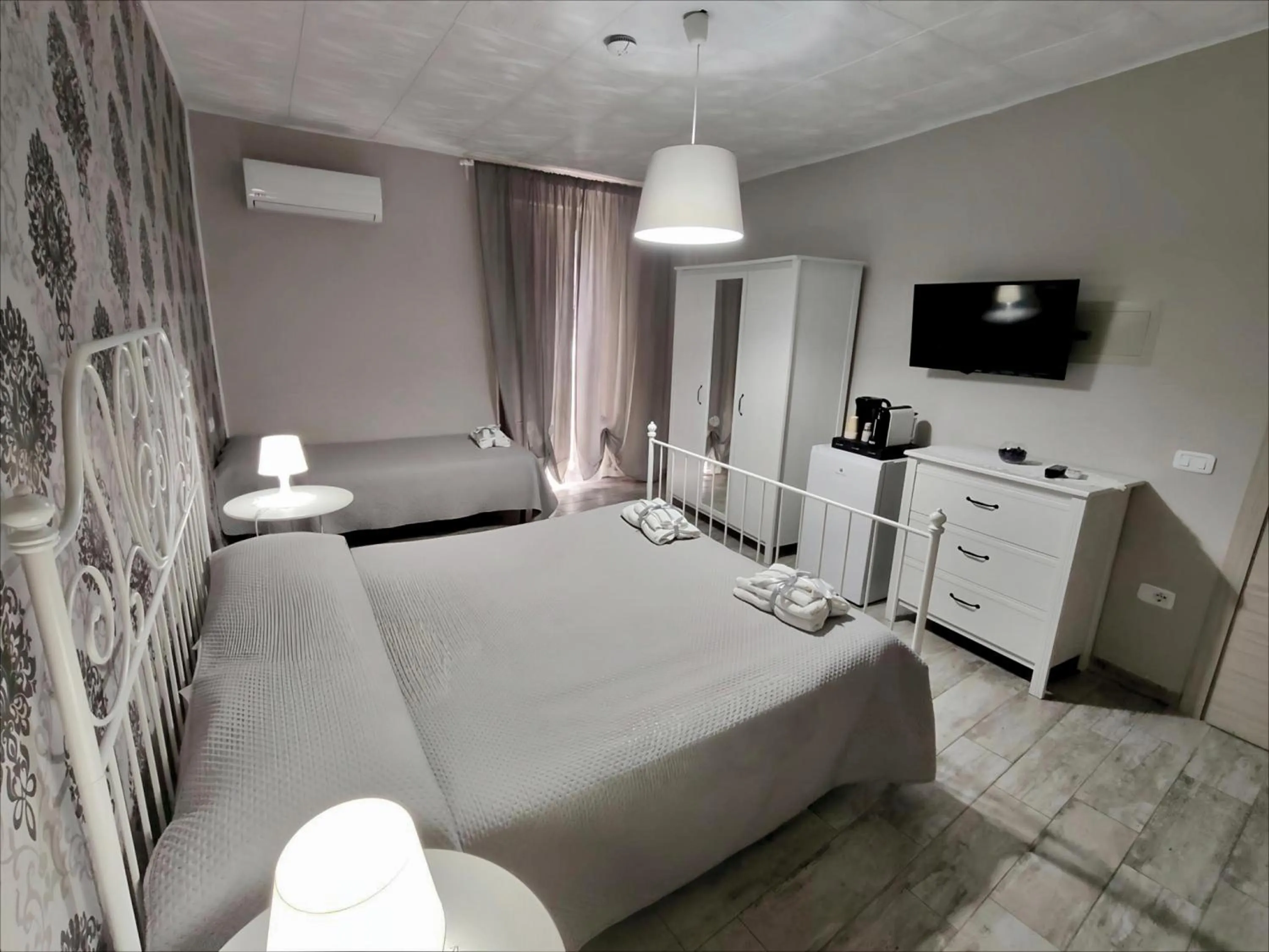 Photo of the whole room, Bed in Il Vicoletto