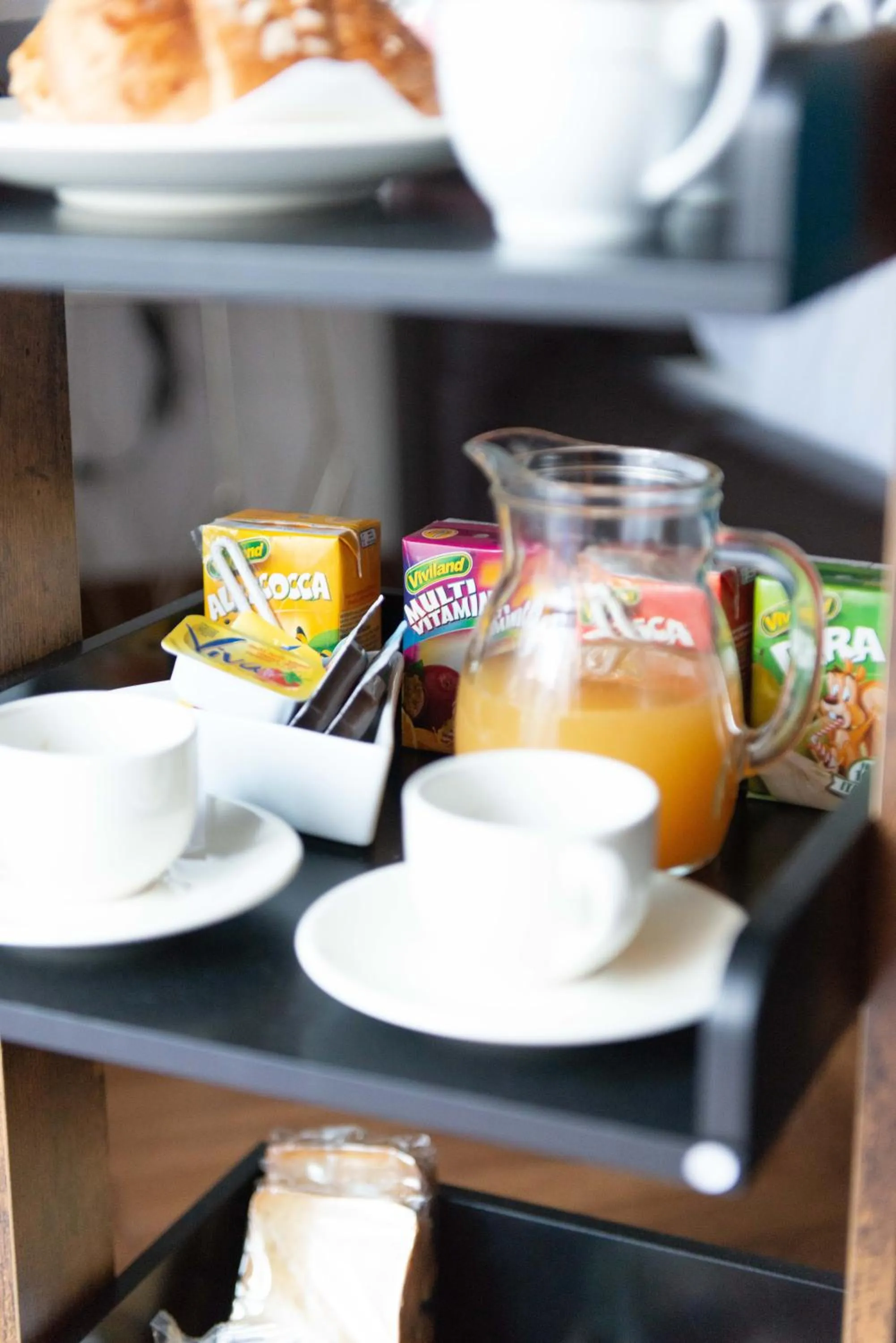 Breakfast in Camera Ardea con Camino