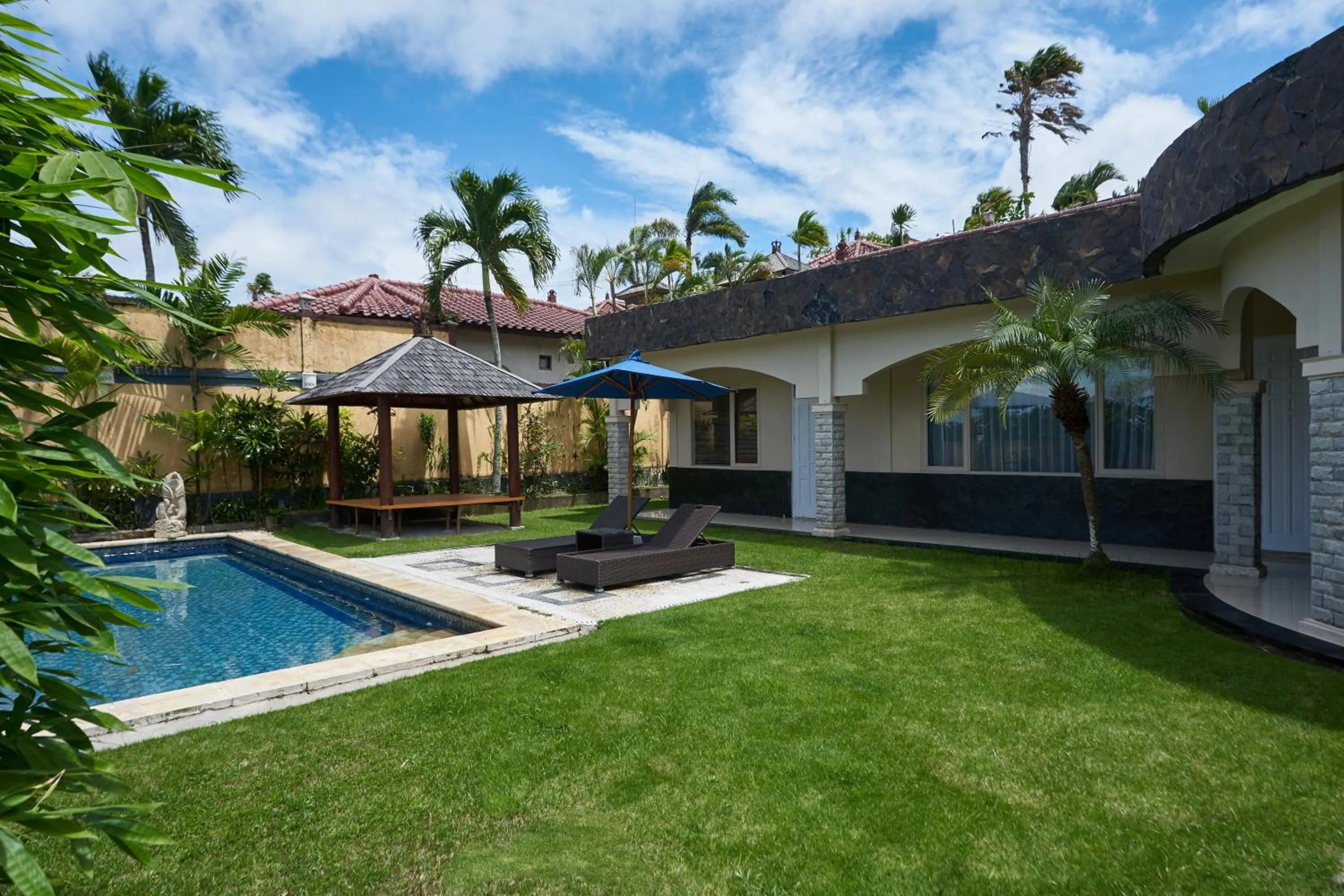 Garden in The Beverly Hills Bali Villas Jimbaran