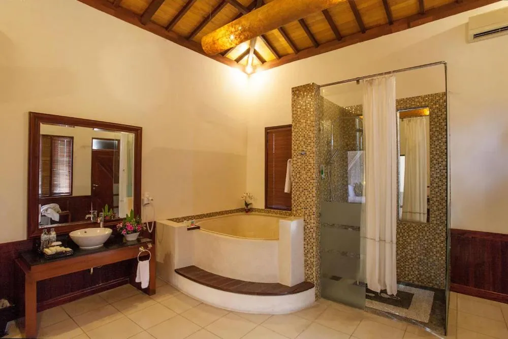 Shower in The Beverly Hills Bali Villas Jimbaran
