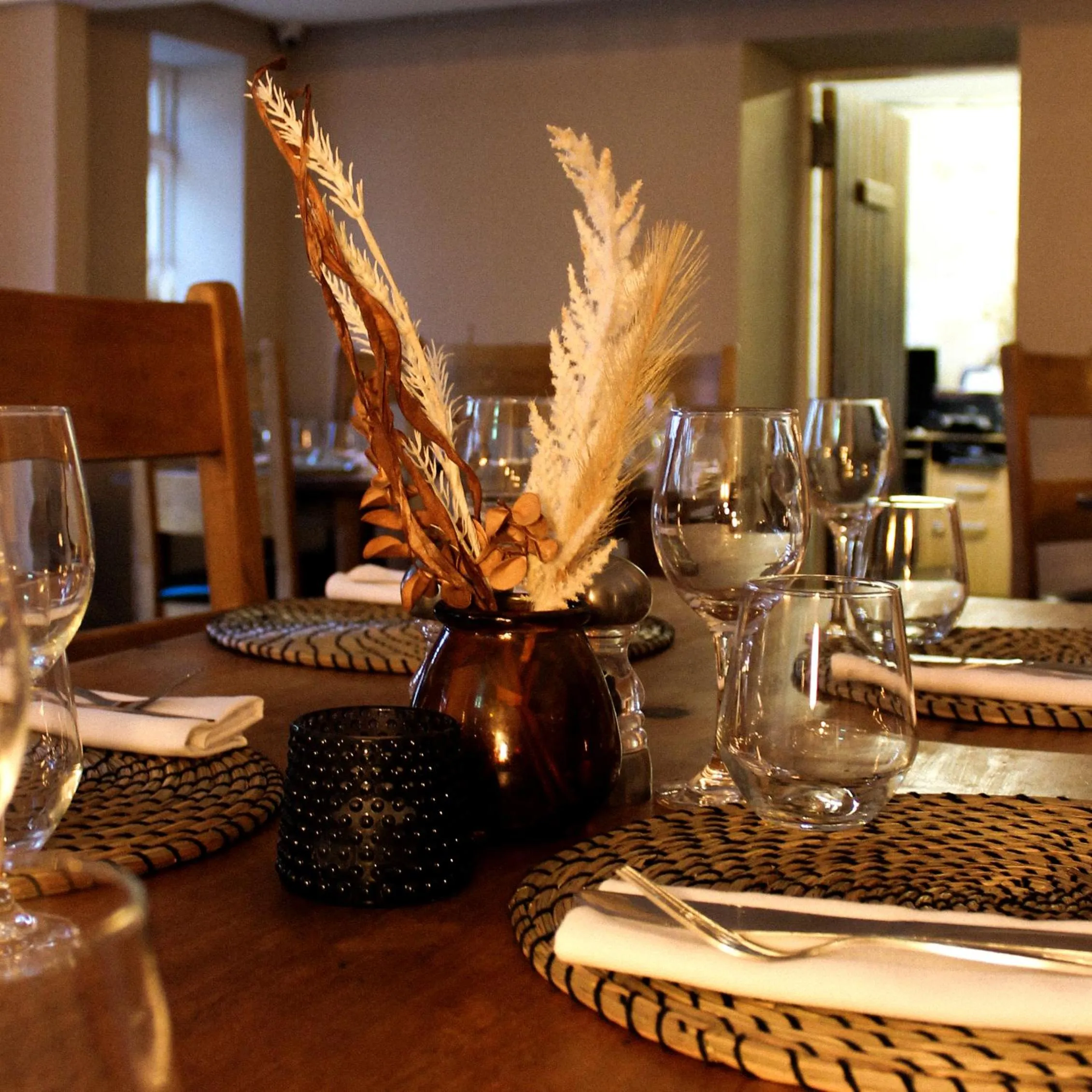 Restaurant/places to eat in Fox And Hounds Llancarfan