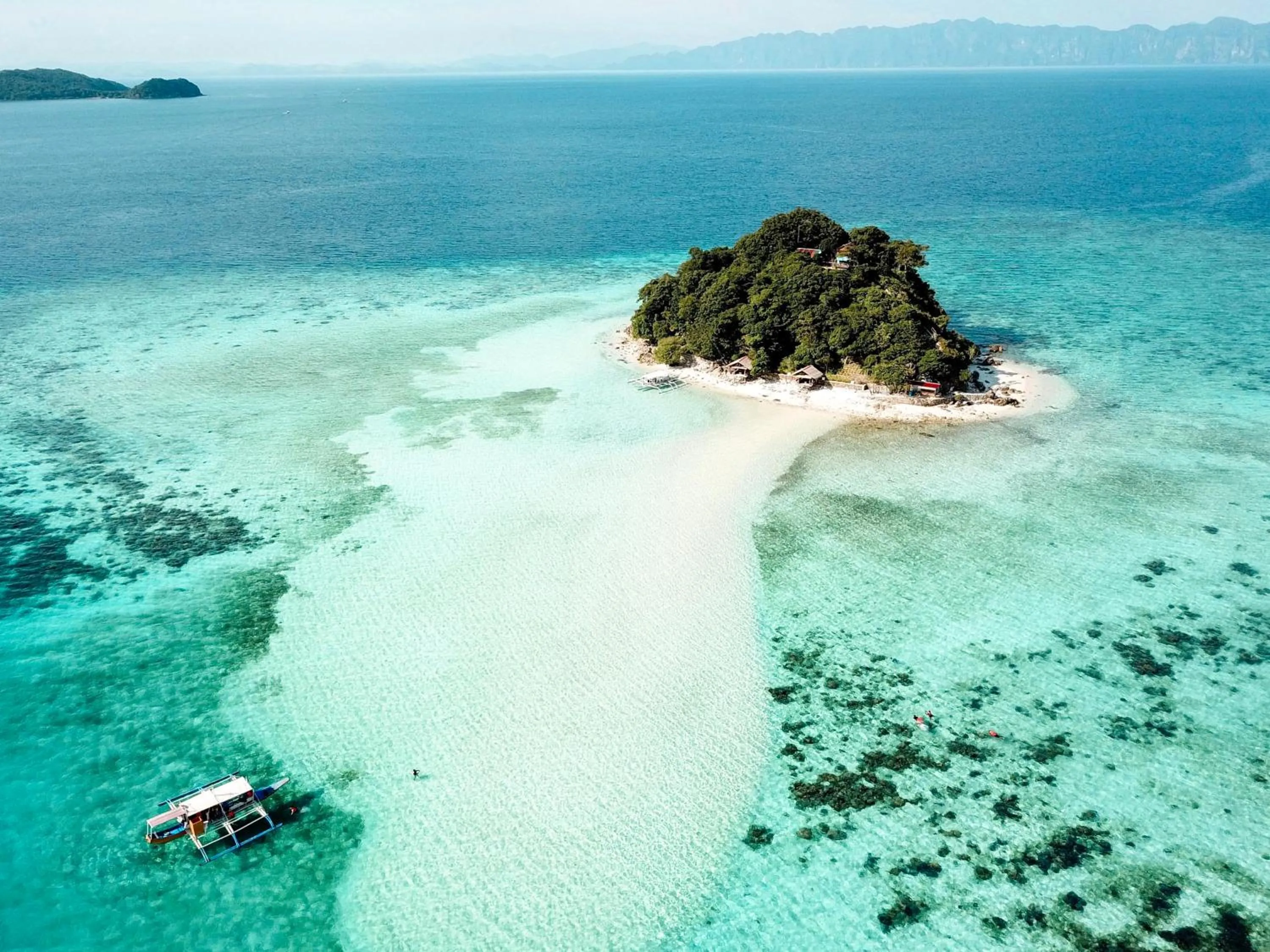 Beach in Dayon Hostel