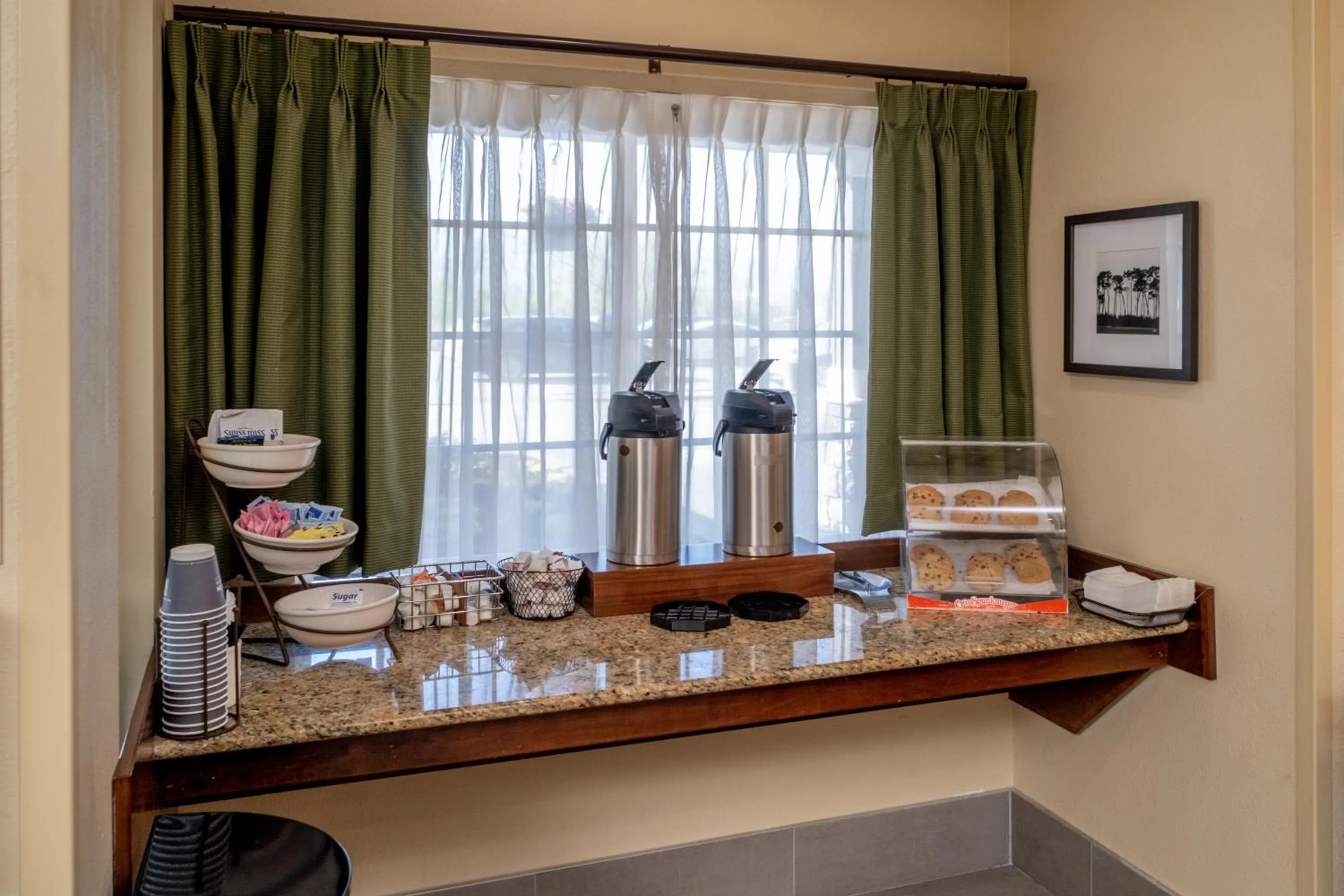 Coffee/tea facilities in Country Inn & Suites By Radisson, Charleston South, WV