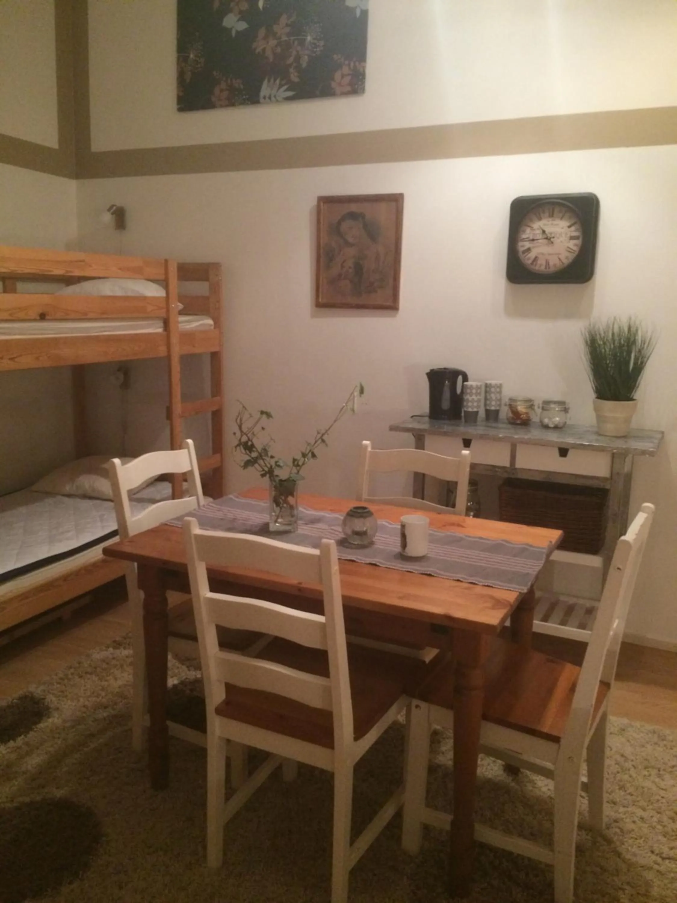 Dining area, Bed in Vånga Hostel