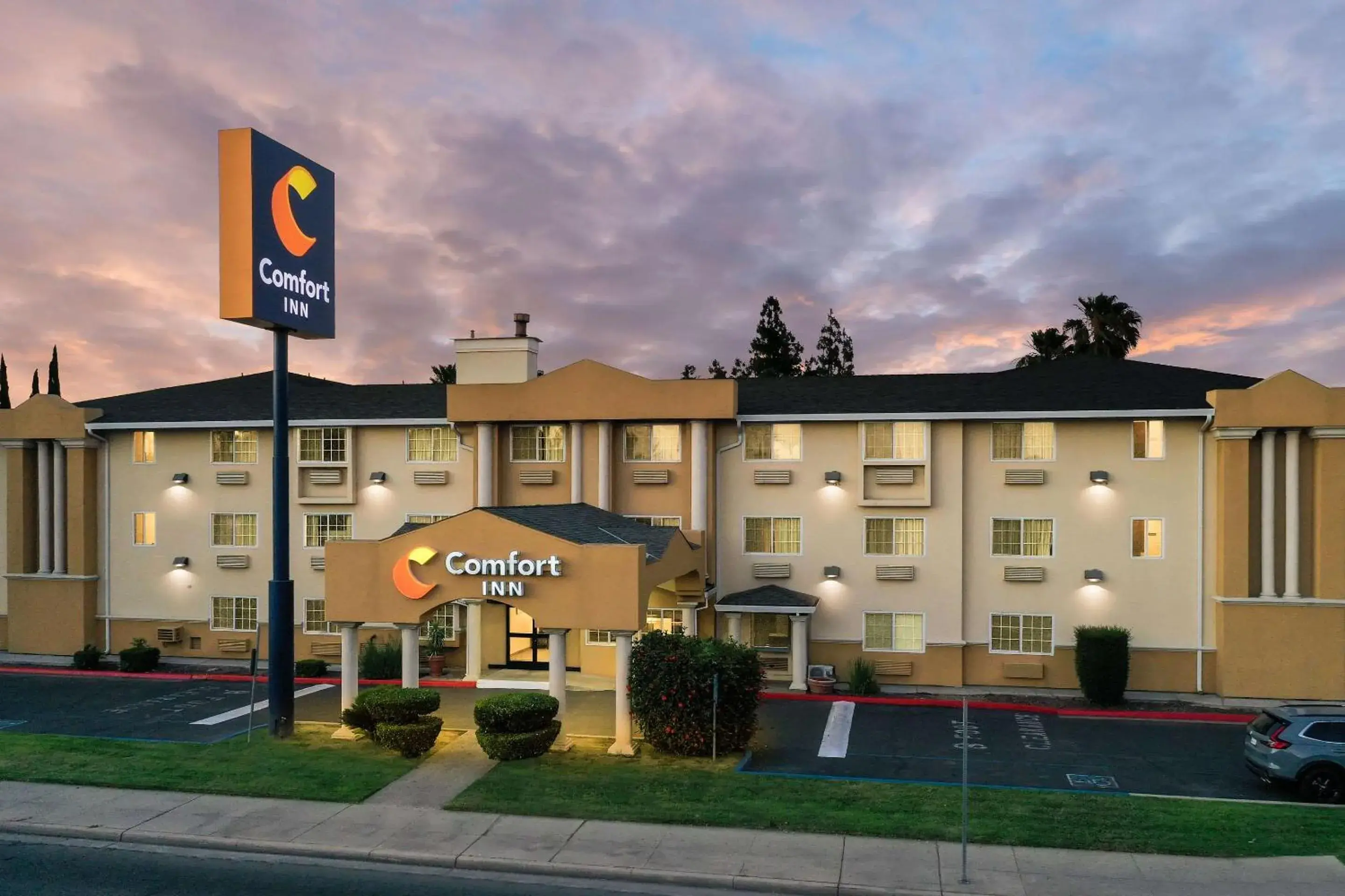 Property building in Comfort Inn Modesto Property building in Comfort Inn Modesto