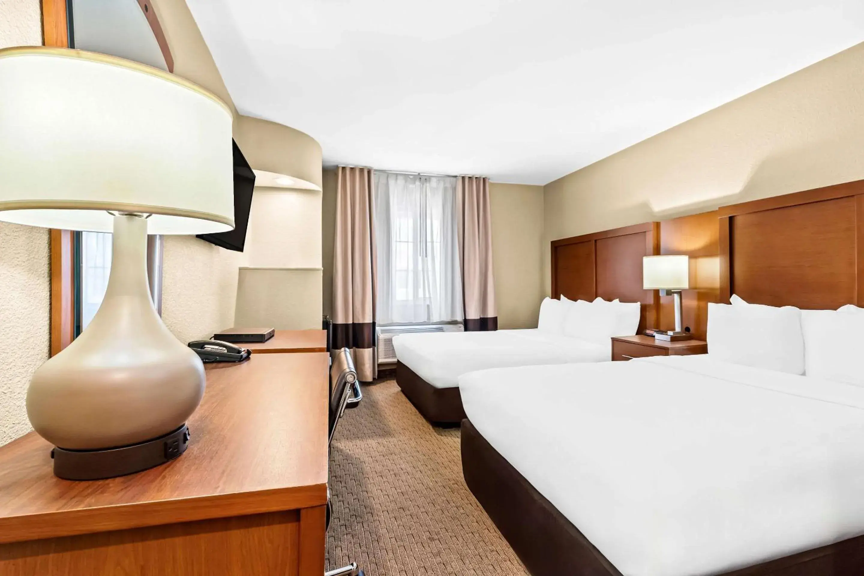 Bedroom, Bed in Comfort Inn Modesto Bedroom, Bed in Comfort Inn Modesto