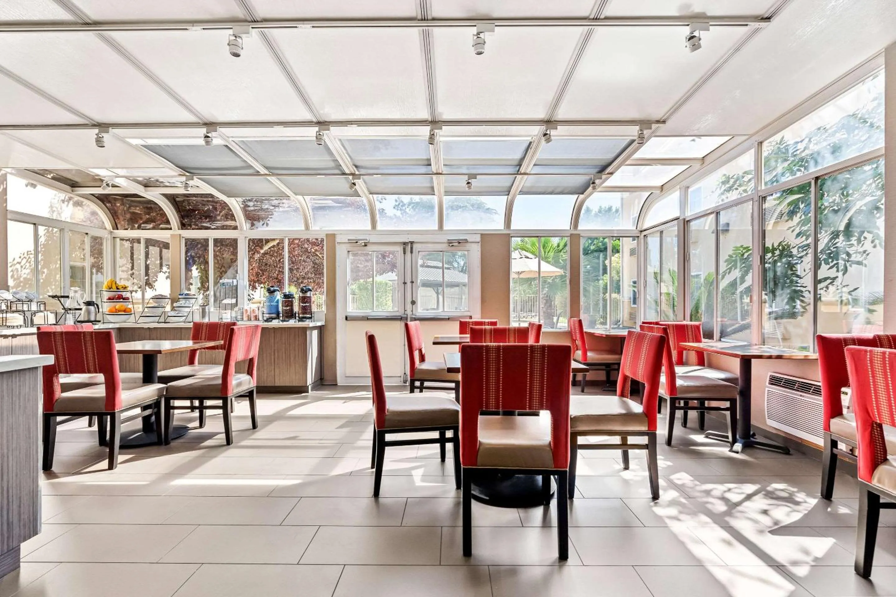 Breakfast in Comfort Inn Modesto