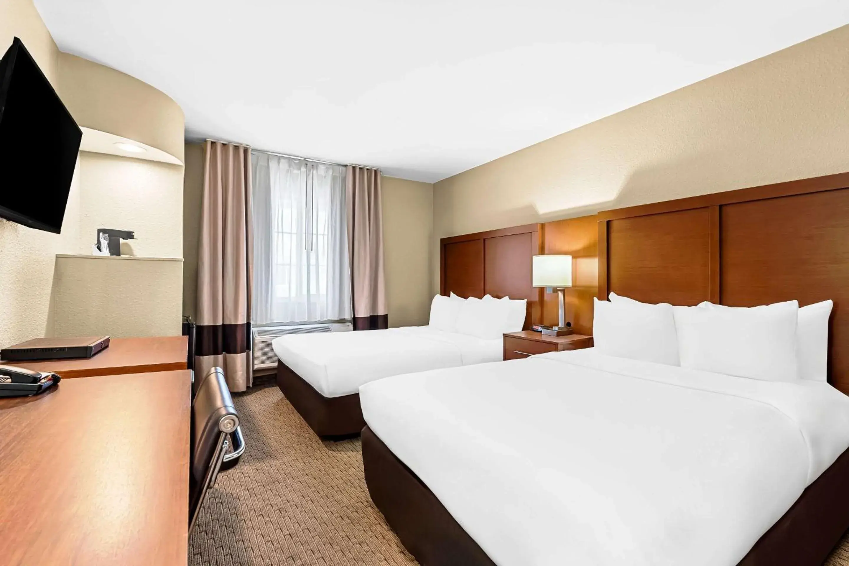 Bedroom, Bed in Comfort Inn Modesto Bedroom, Bed in Comfort Inn Modesto