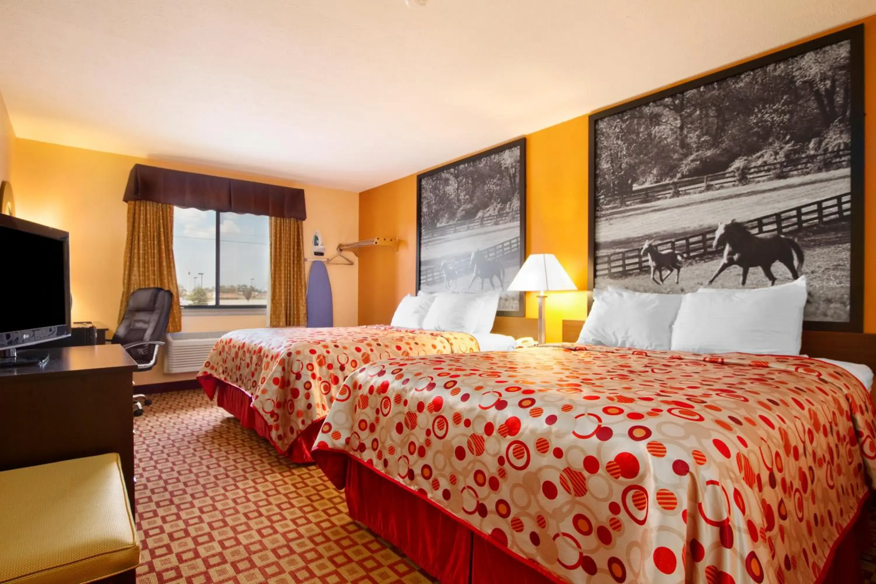 Deluxe Queen Room with Two Queen Beds - Non-Smoking in Super 8 South by Wyndham Deluxe Queen Room with Two Queen Beds - Non-Smoking in Super 8 South by Wyndham