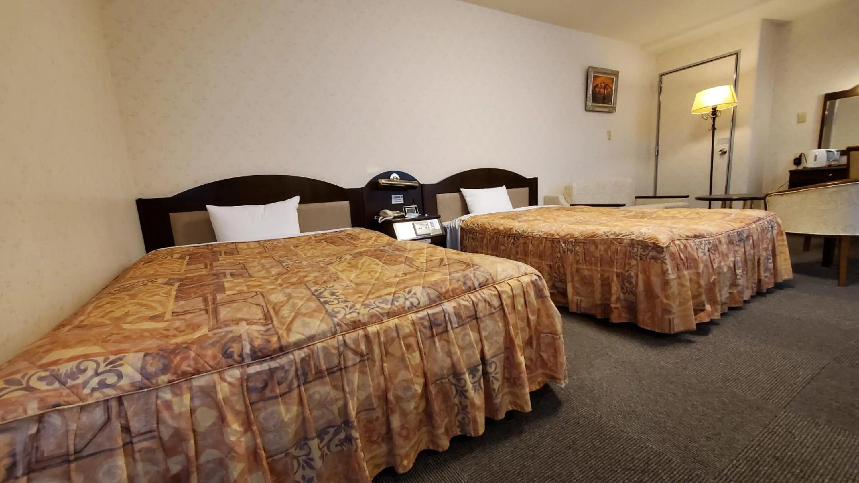 Bed in Nobeoka Urban Hotel