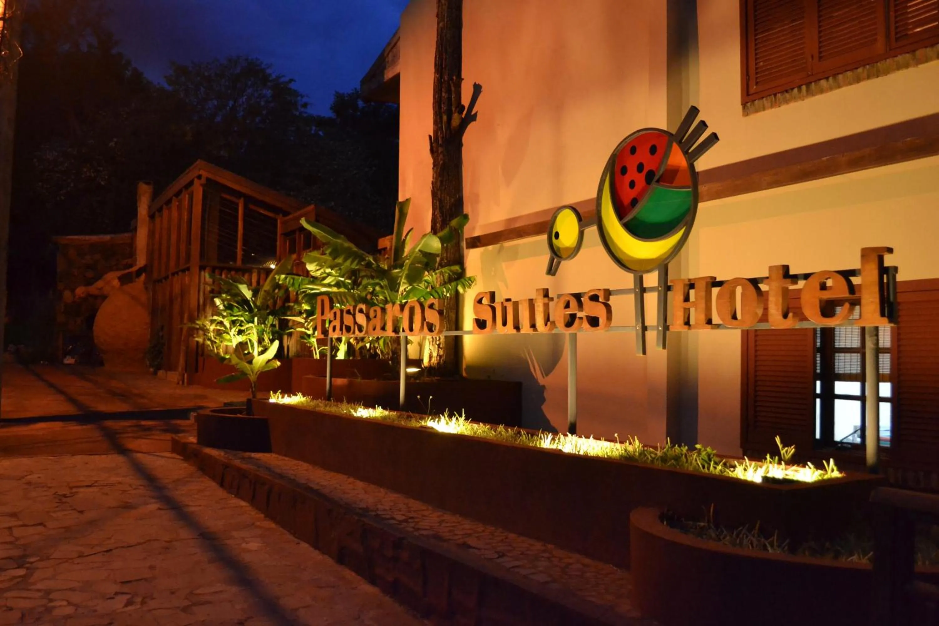 Night in Passaros Suite Hotel