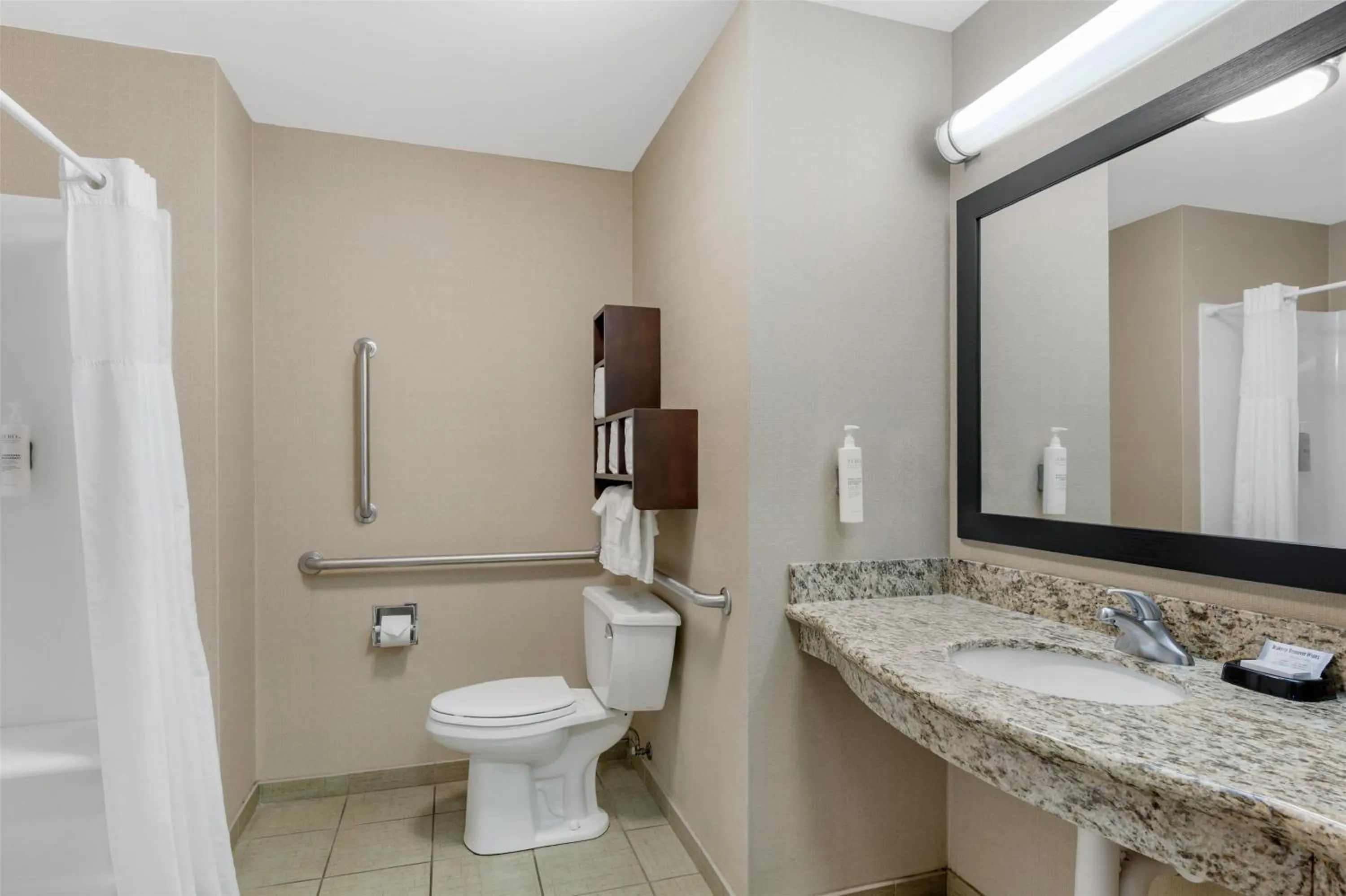 Bathroom in Hampton Inn & Suites Crawfordsville