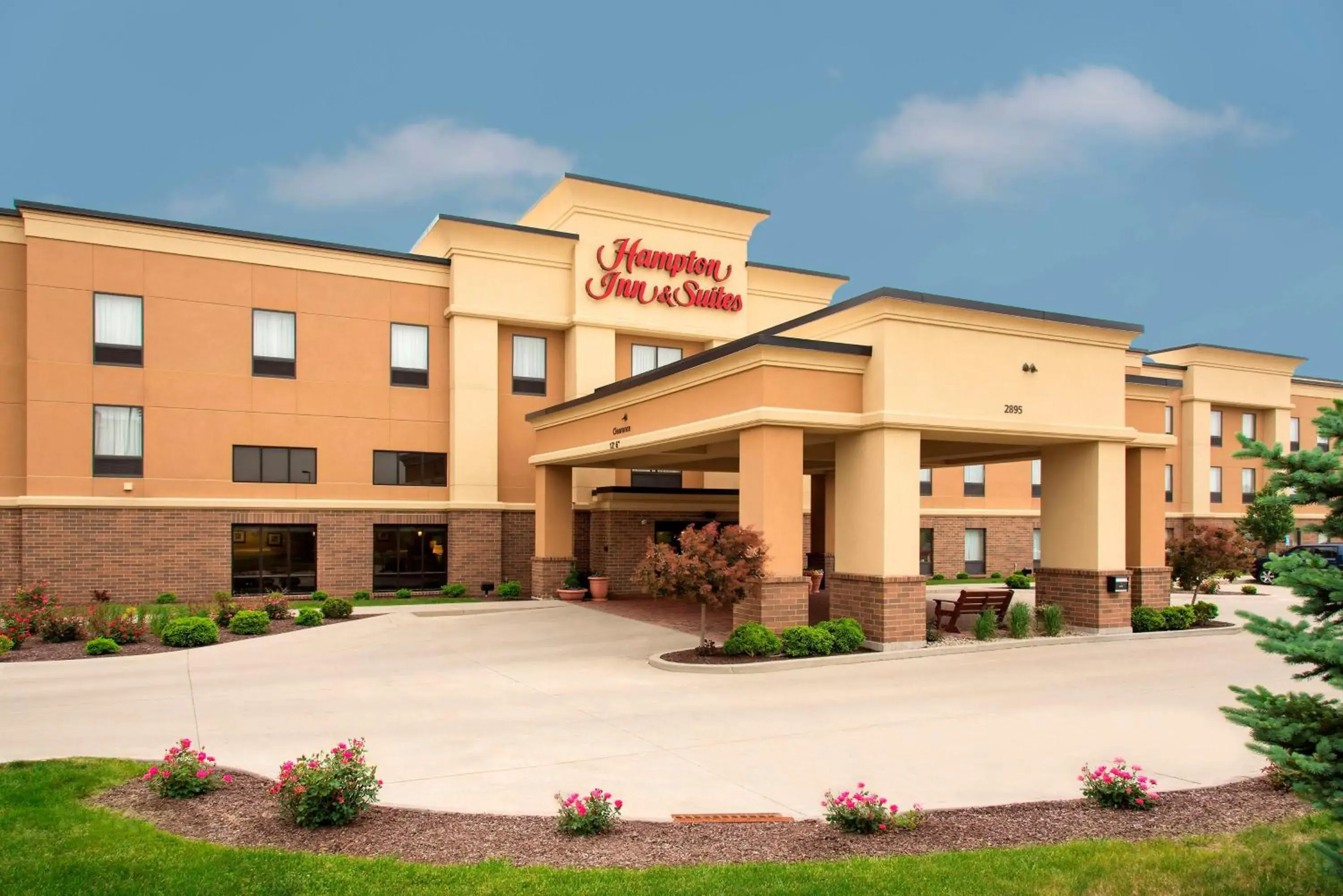 Property building in Hampton Inn & Suites Crawfordsville Property building in Hampton Inn & Suites Crawfordsville