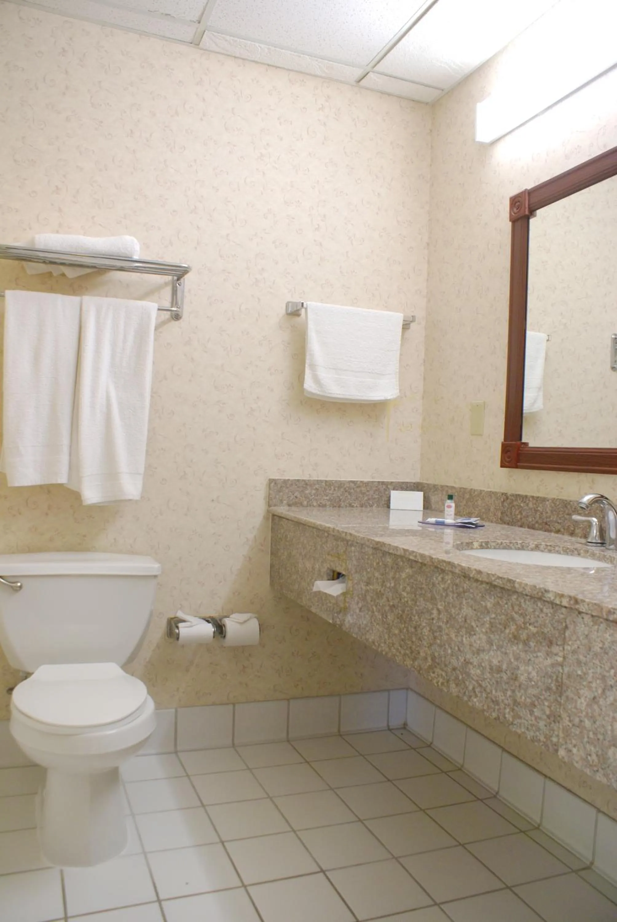 Bathroom in Raritan Hotel