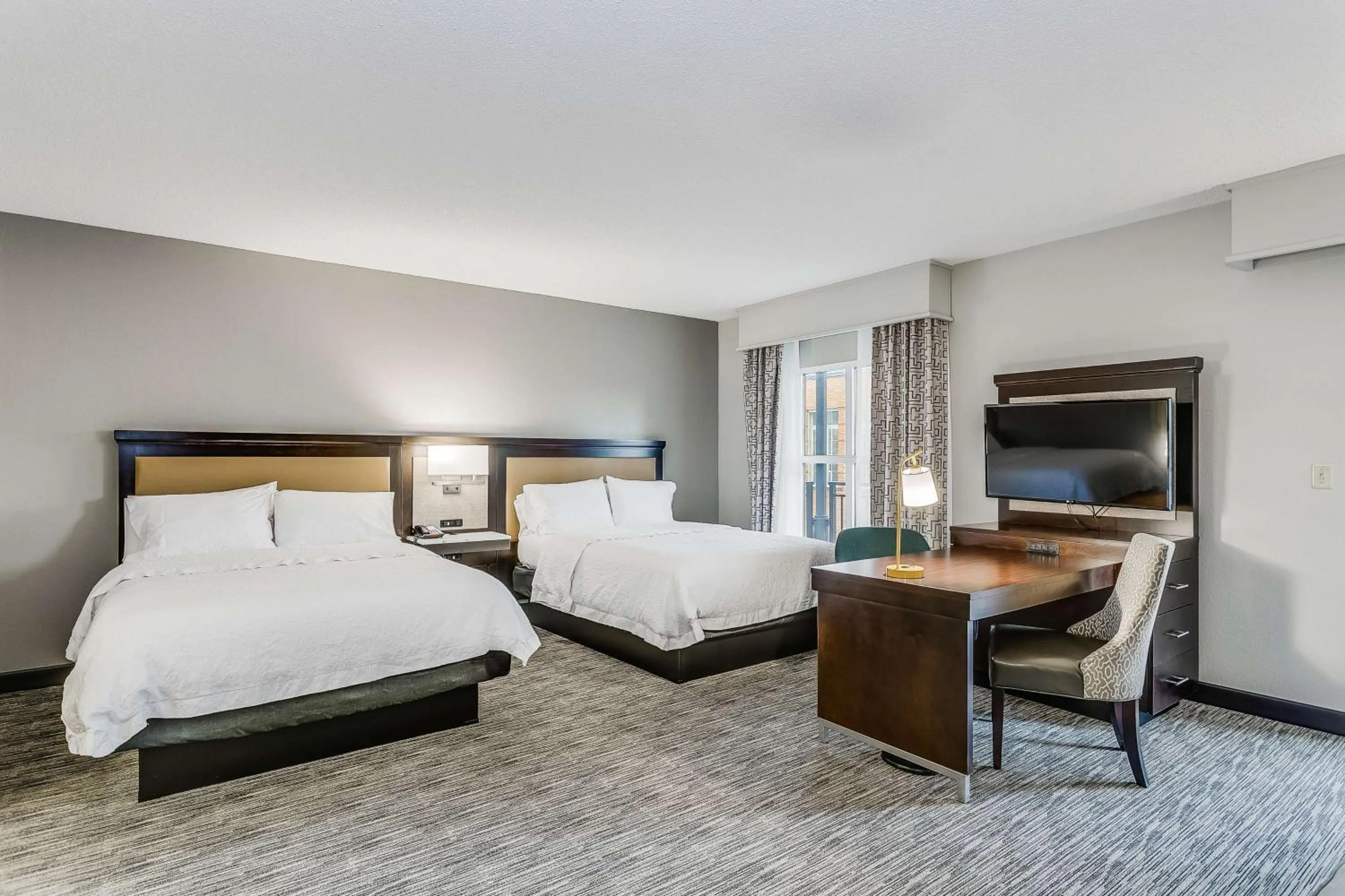 Bedroom, Bed in Hampton Inn & Suites Mobile - Downtown Historic District