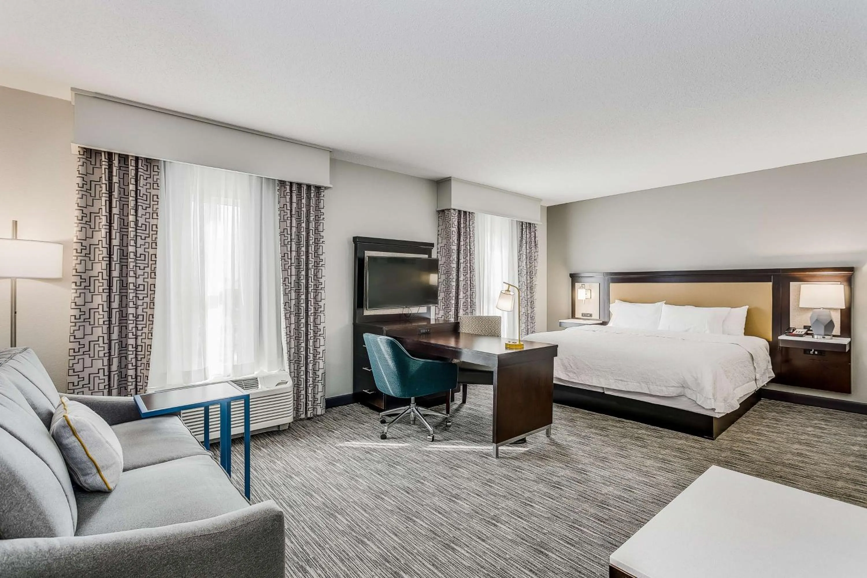 Bedroom, Bed in Hampton Inn & Suites Mobile - Downtown Historic District