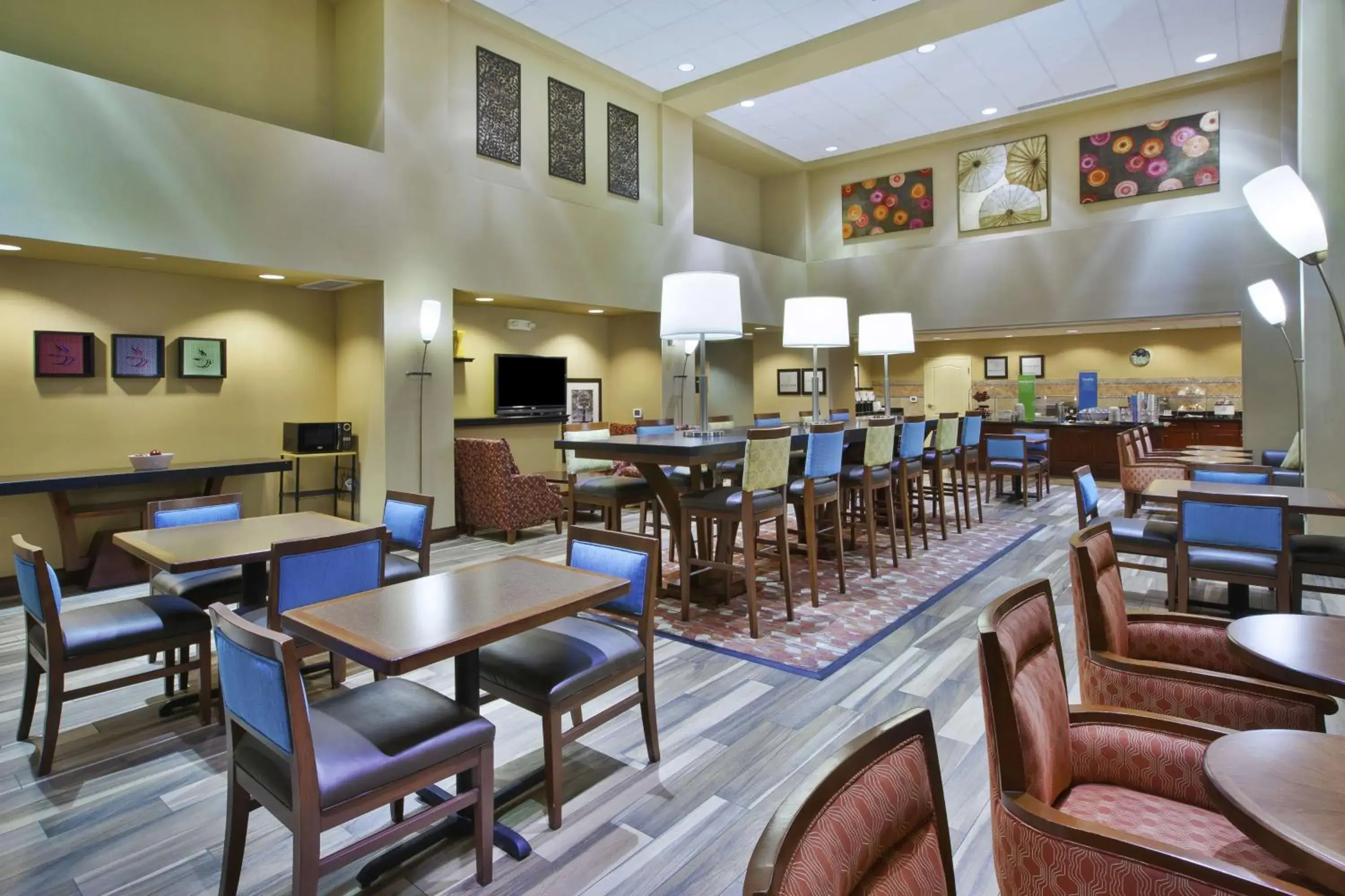 Restaurant/places to eat in Hampton Inn & Suites Wichita-Northeast Restaurant/places to eat in Hampton Inn & Suites Wichita-Northeast