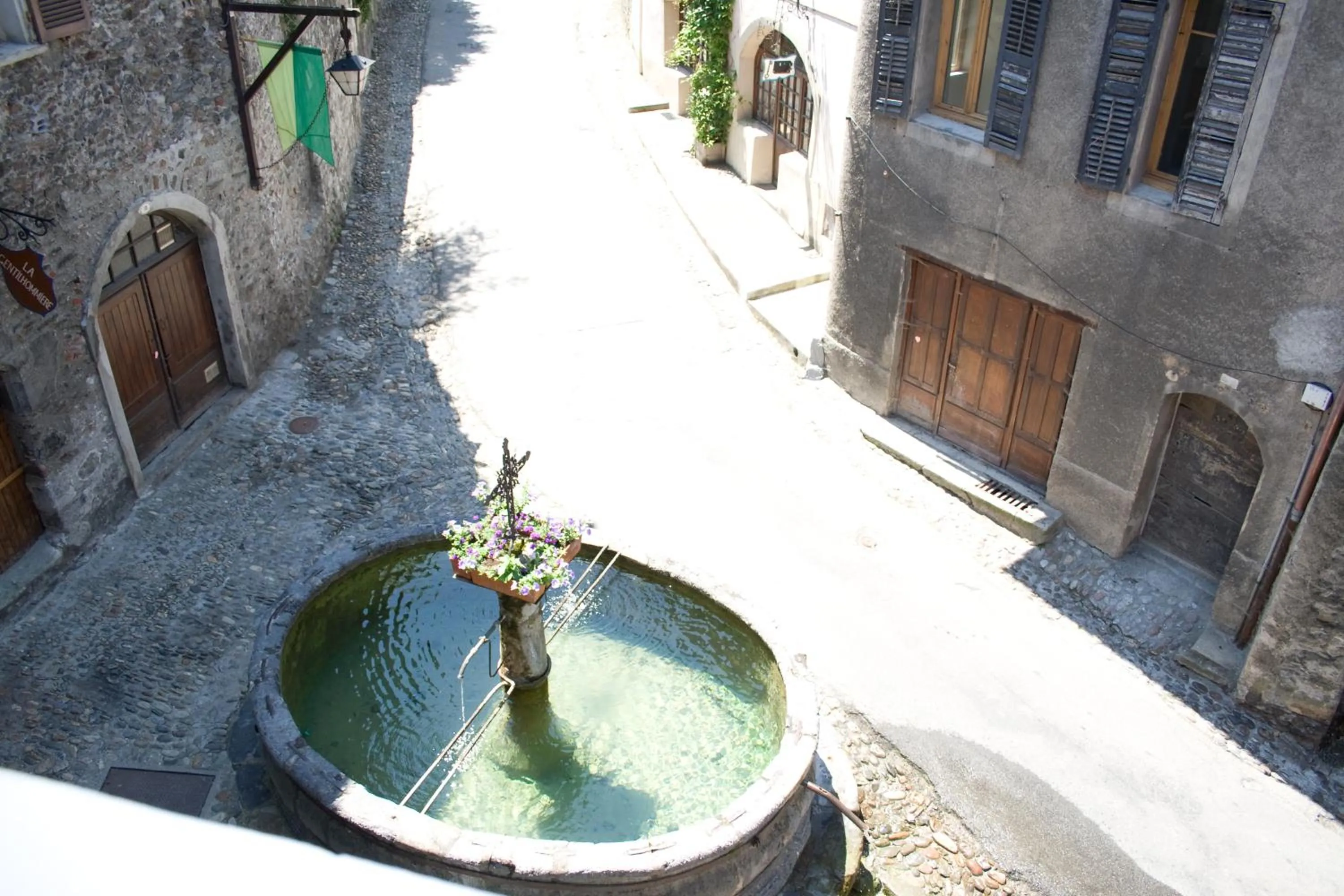 View (from property/room) in Au Cheval Blanc - appartements et chambres d'hôtes