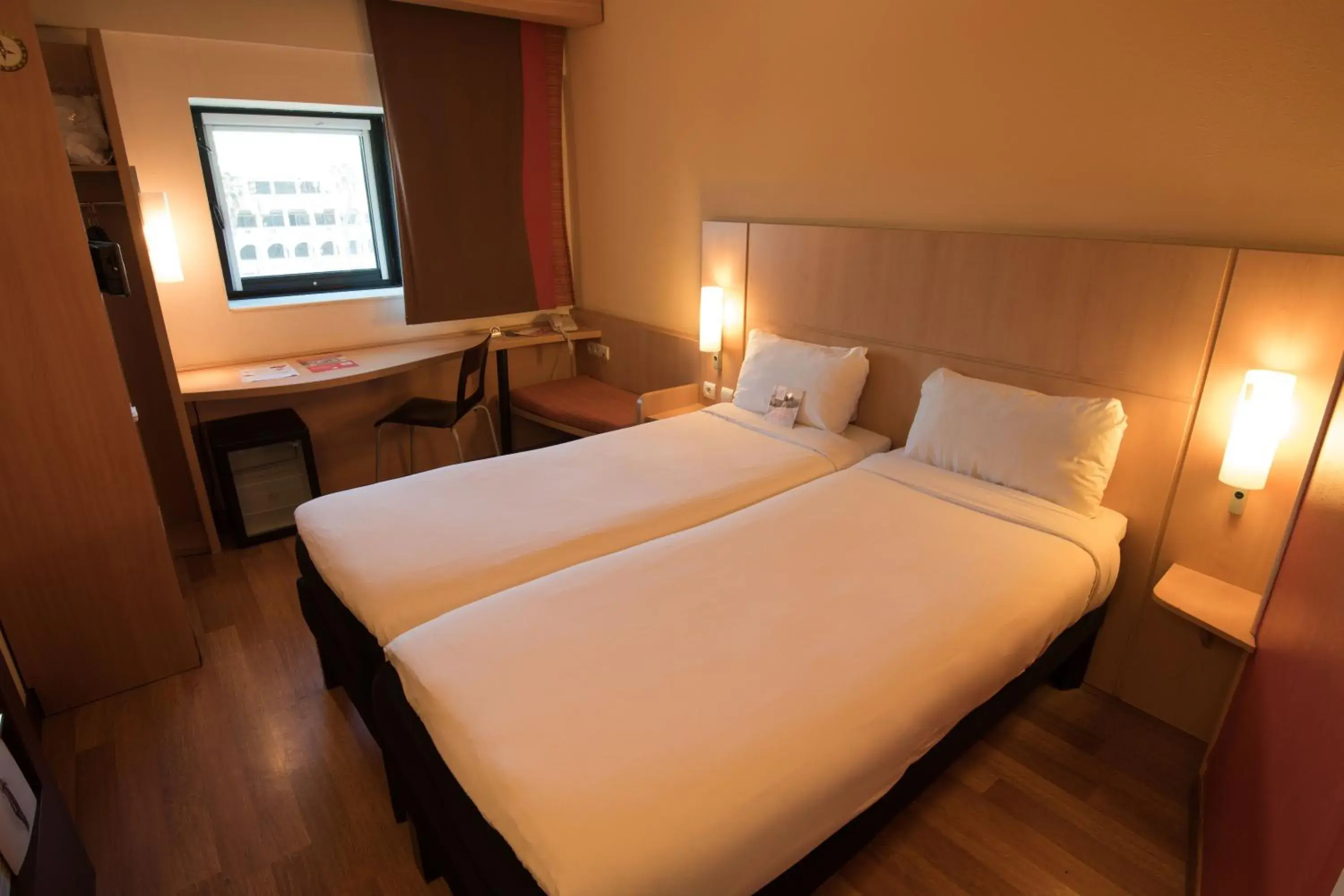 Photo of the whole room, Bed in ibis Alger Aéroport Photo of the whole room, Bed in ibis Alger Aéroport
