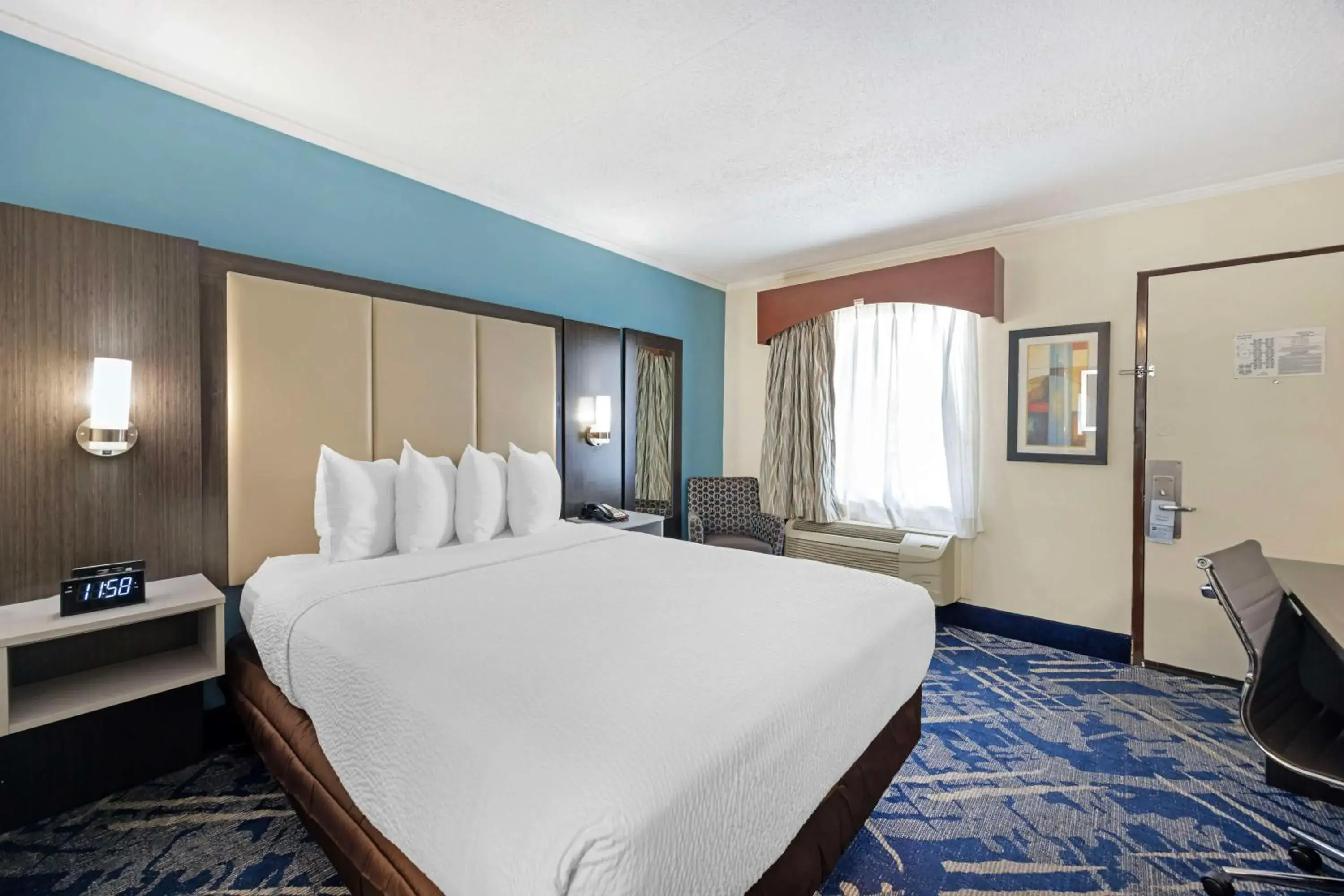 Bedroom, Bed in Best Western Franklin Bedroom, Bed in Best Western Franklin