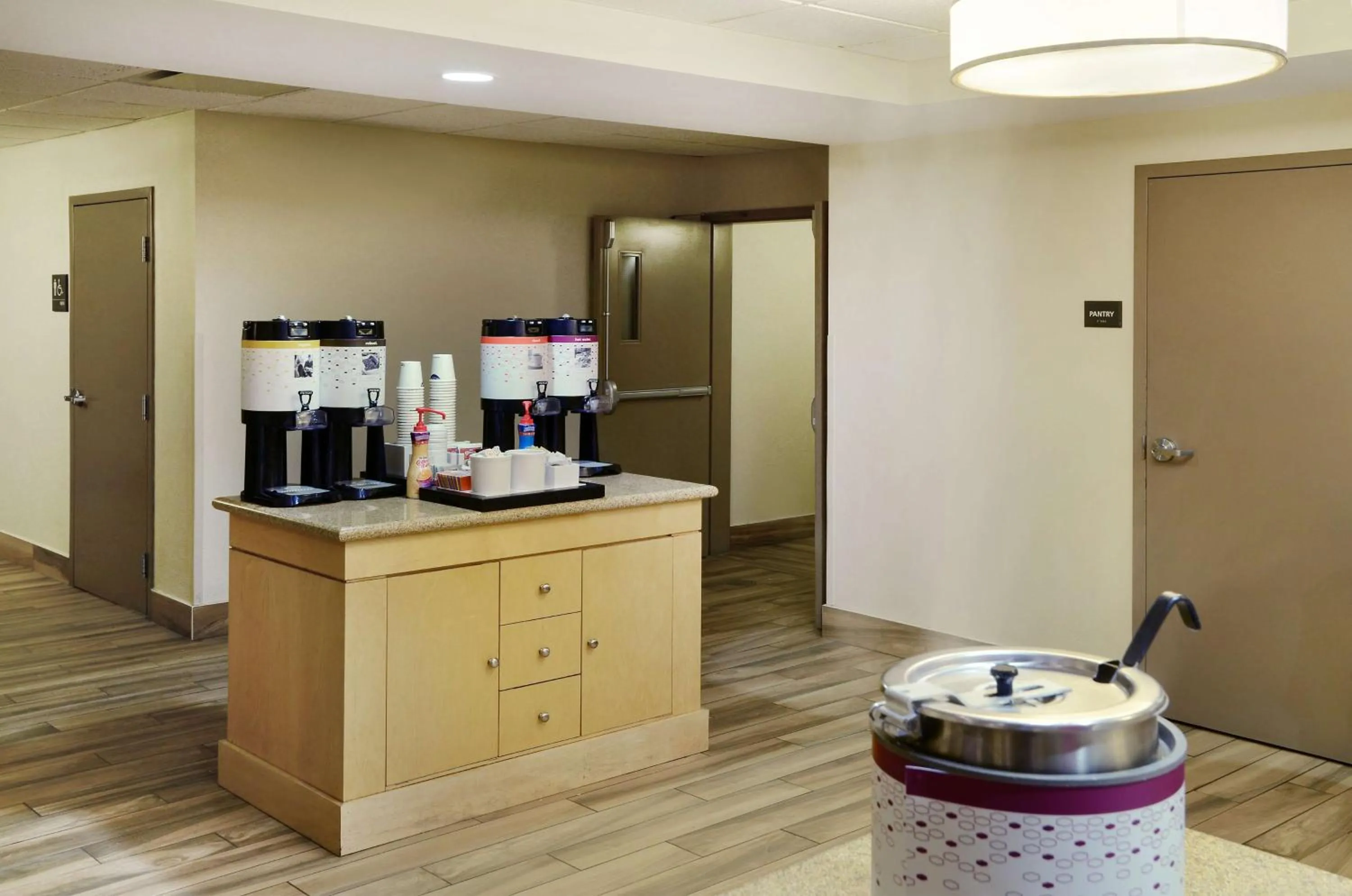 Dining area in Hampton Inn & Suites Saint John