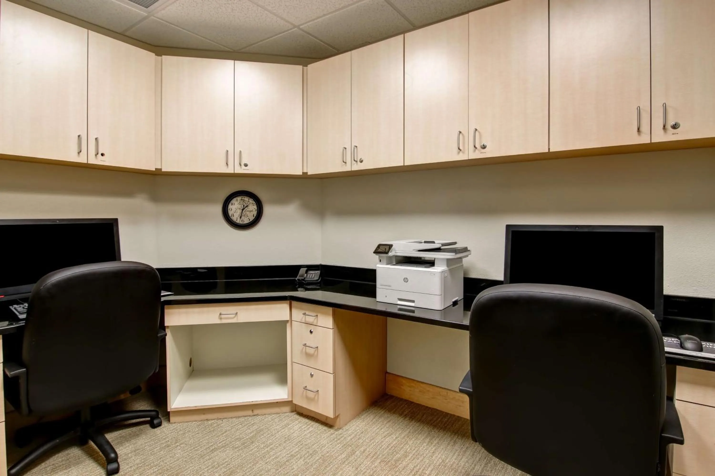 Business facilities in Hampton Inn & Suites Saint John