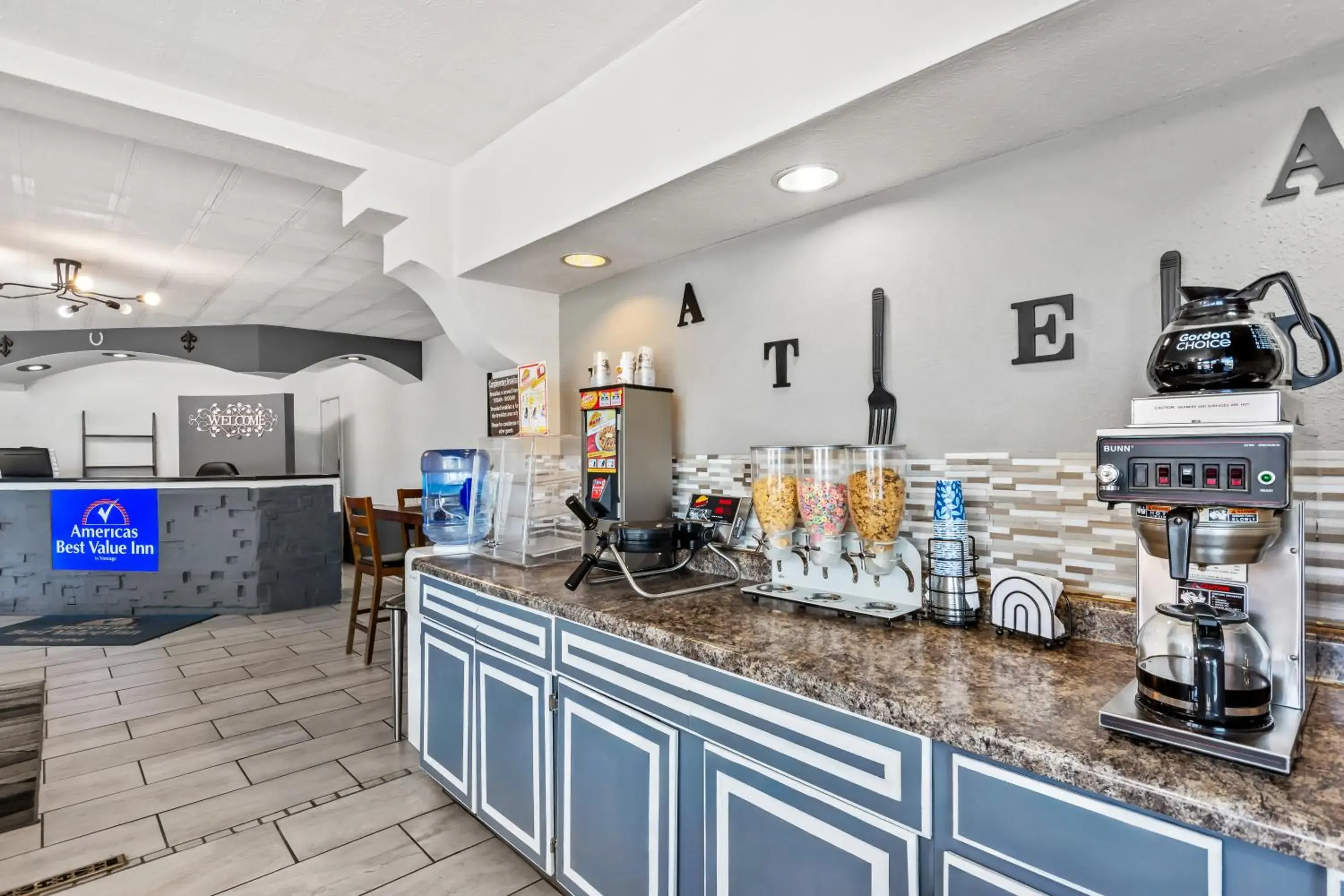 Breakfast in Americas Best Value Inn & Suites Williamstown Breakfast in Americas Best Value Inn & Suites Williamstown