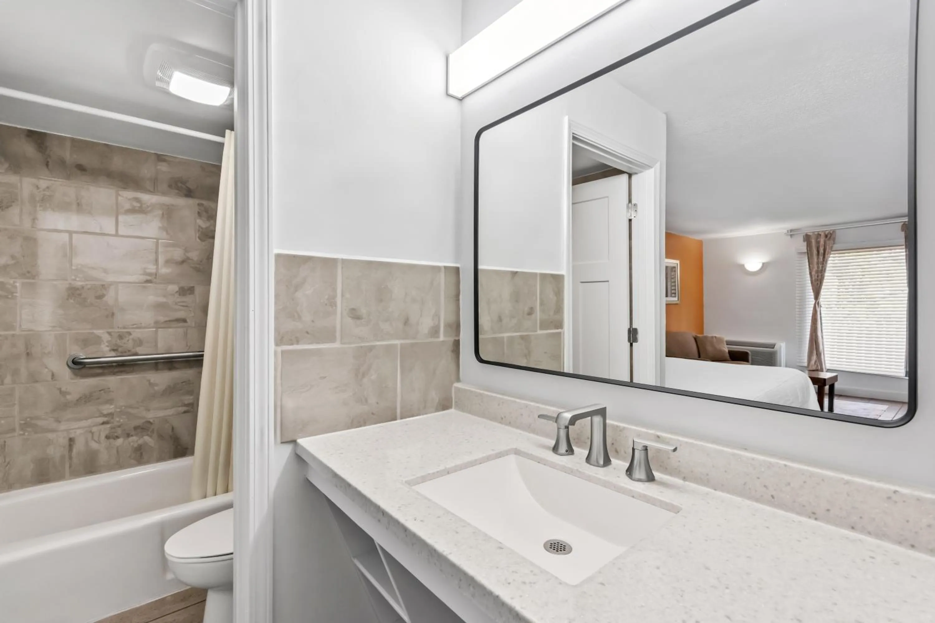 Toilet in Americas Best Value Inn & Suites Williamstown