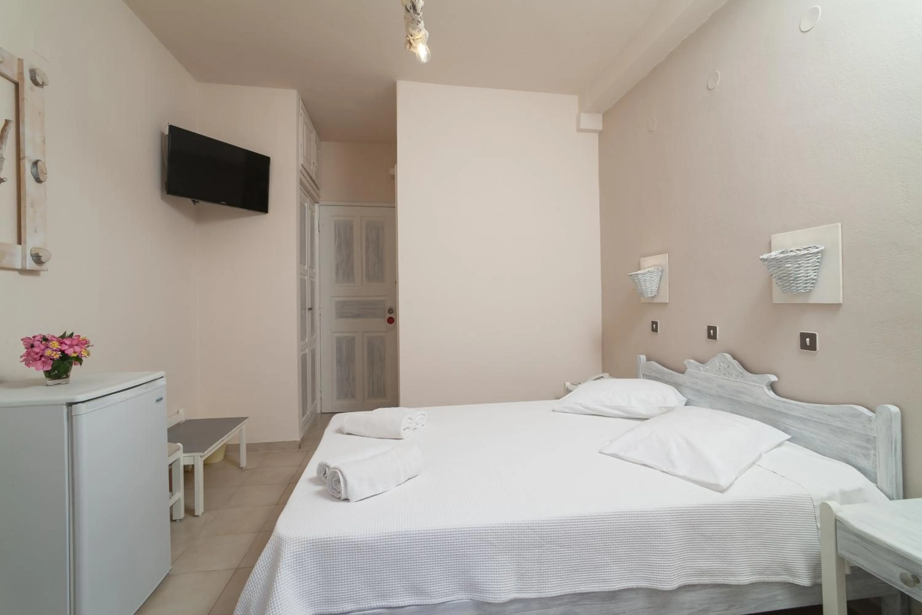 Bedroom, Bed in Amaryllis Hotel