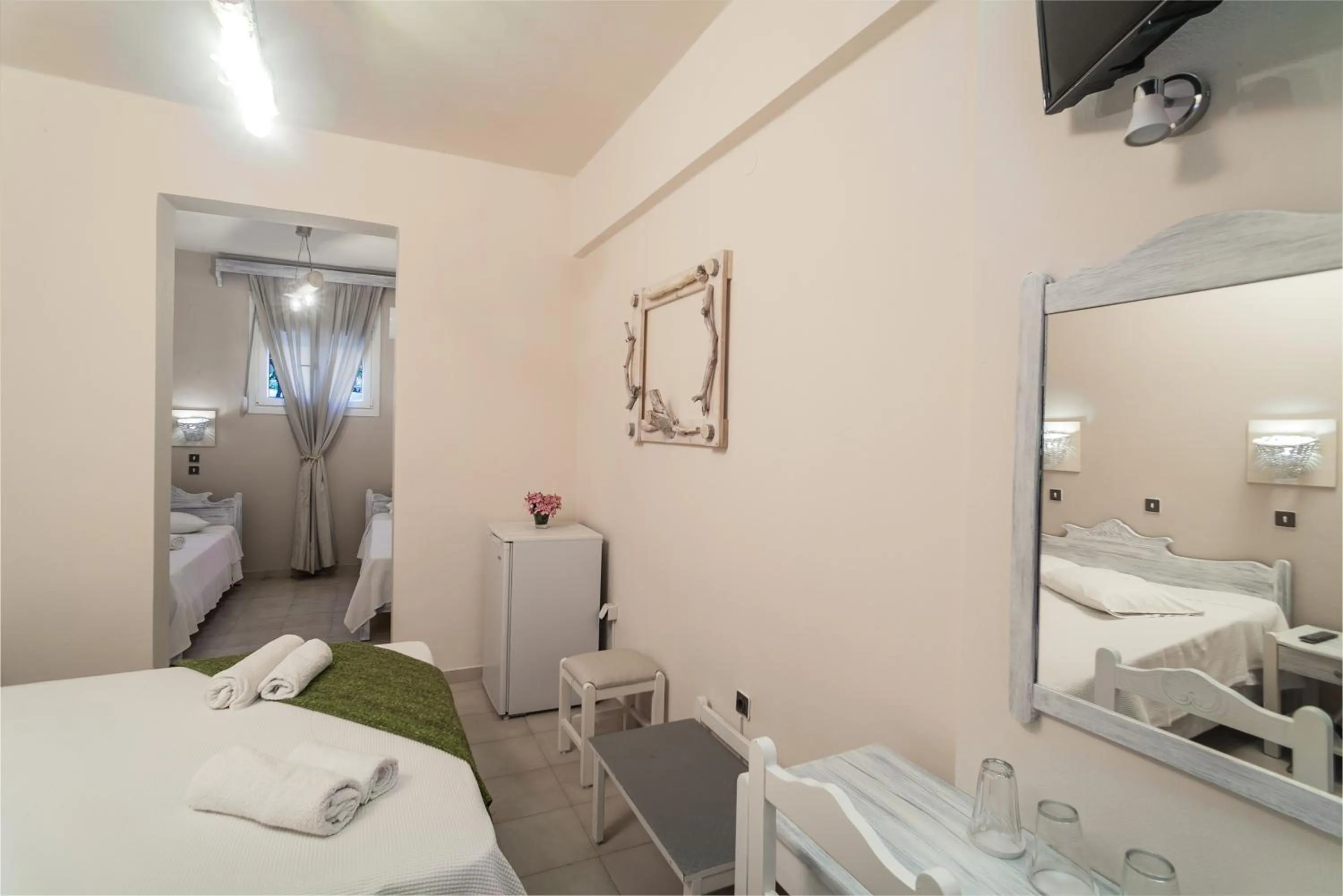 Bedroom, Bed in Amaryllis Hotel