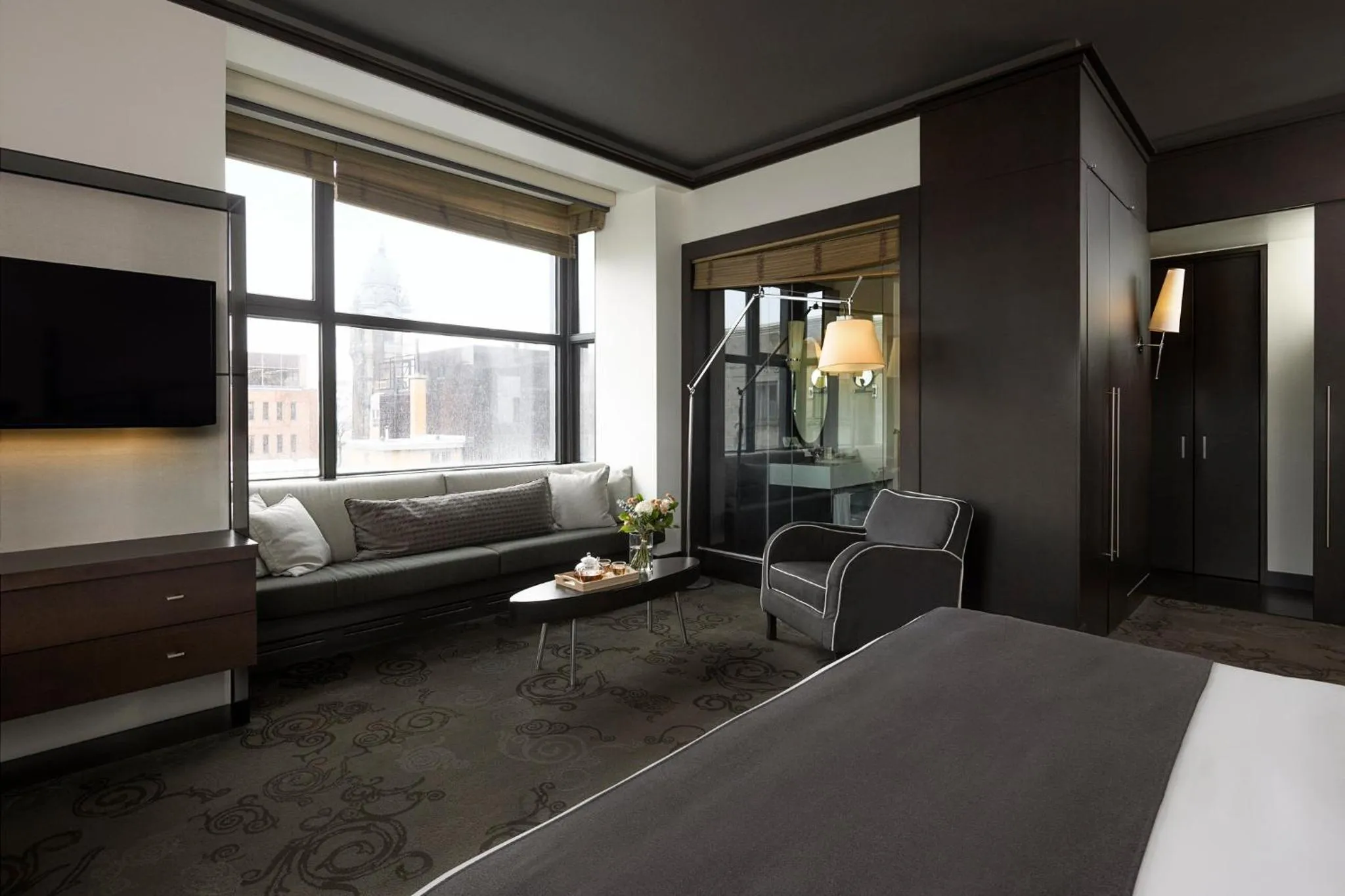 Bed in Hôtel Le Germain Québec