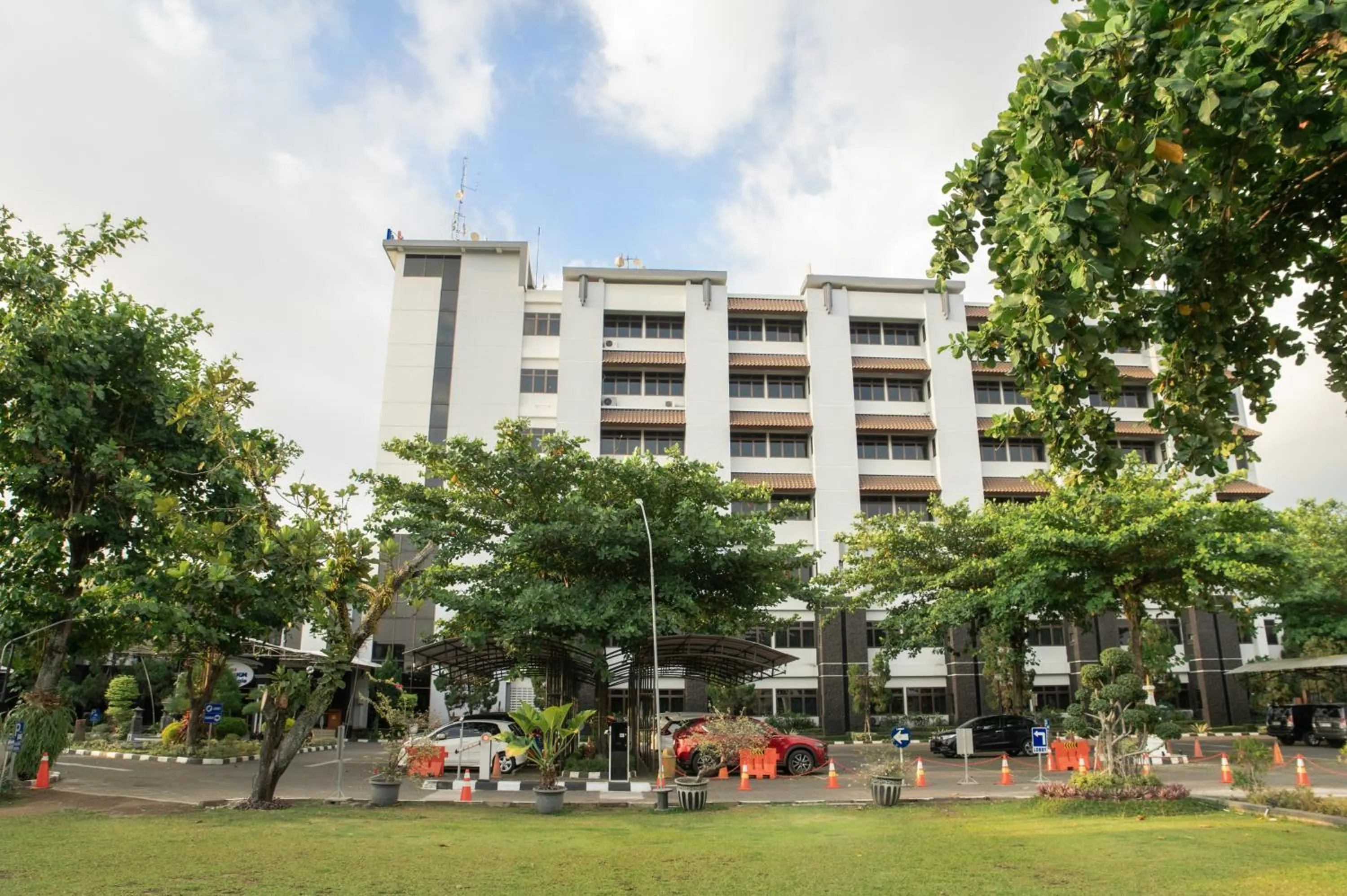 Property building in MMUGM Hotel