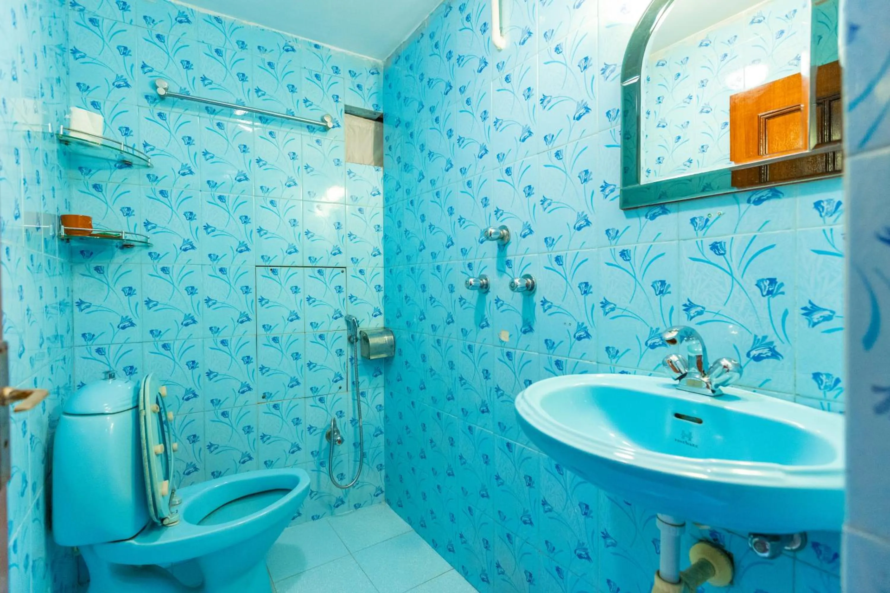 Shower in Vajra Boutique Hotel