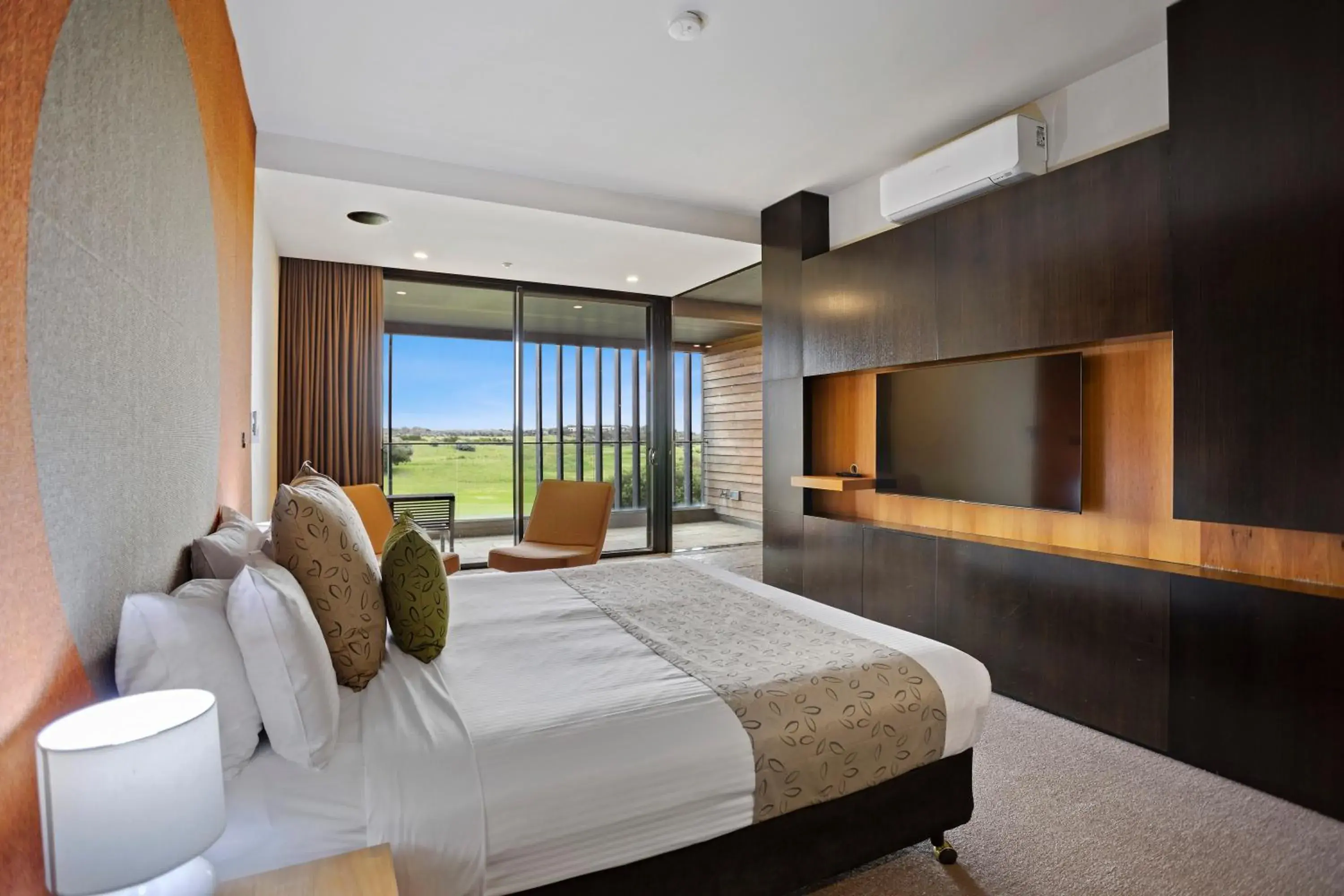Photo of the whole room, Bed in Peppers Moonah Links Resort Photo of the whole room, Bed in Peppers Moonah Links Resort