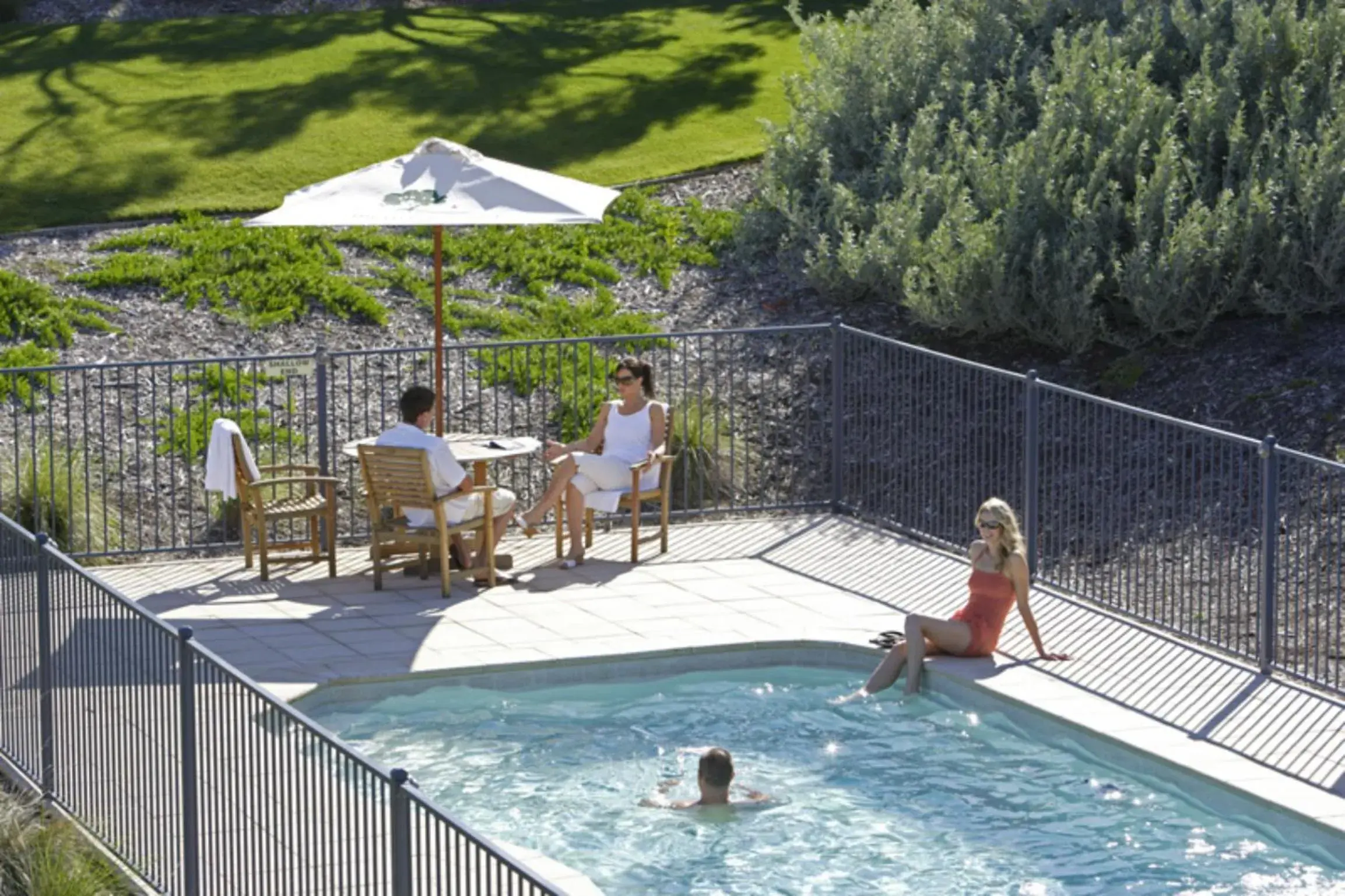 Swimming pool in Peppers Moonah Links Resort Swimming pool in Peppers Moonah Links Resort