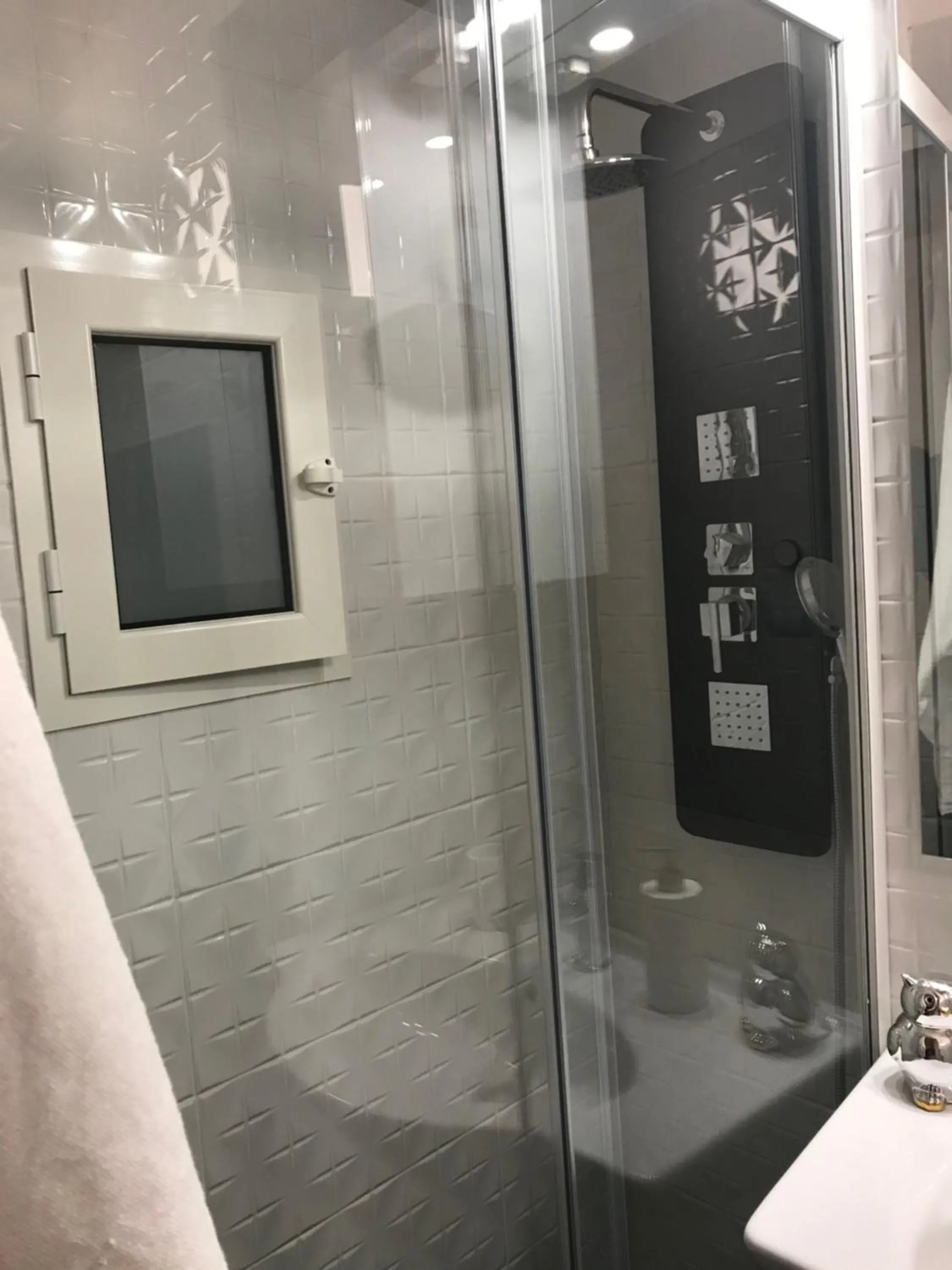 Shower in CIVETTHOUSE : la casa delle civette