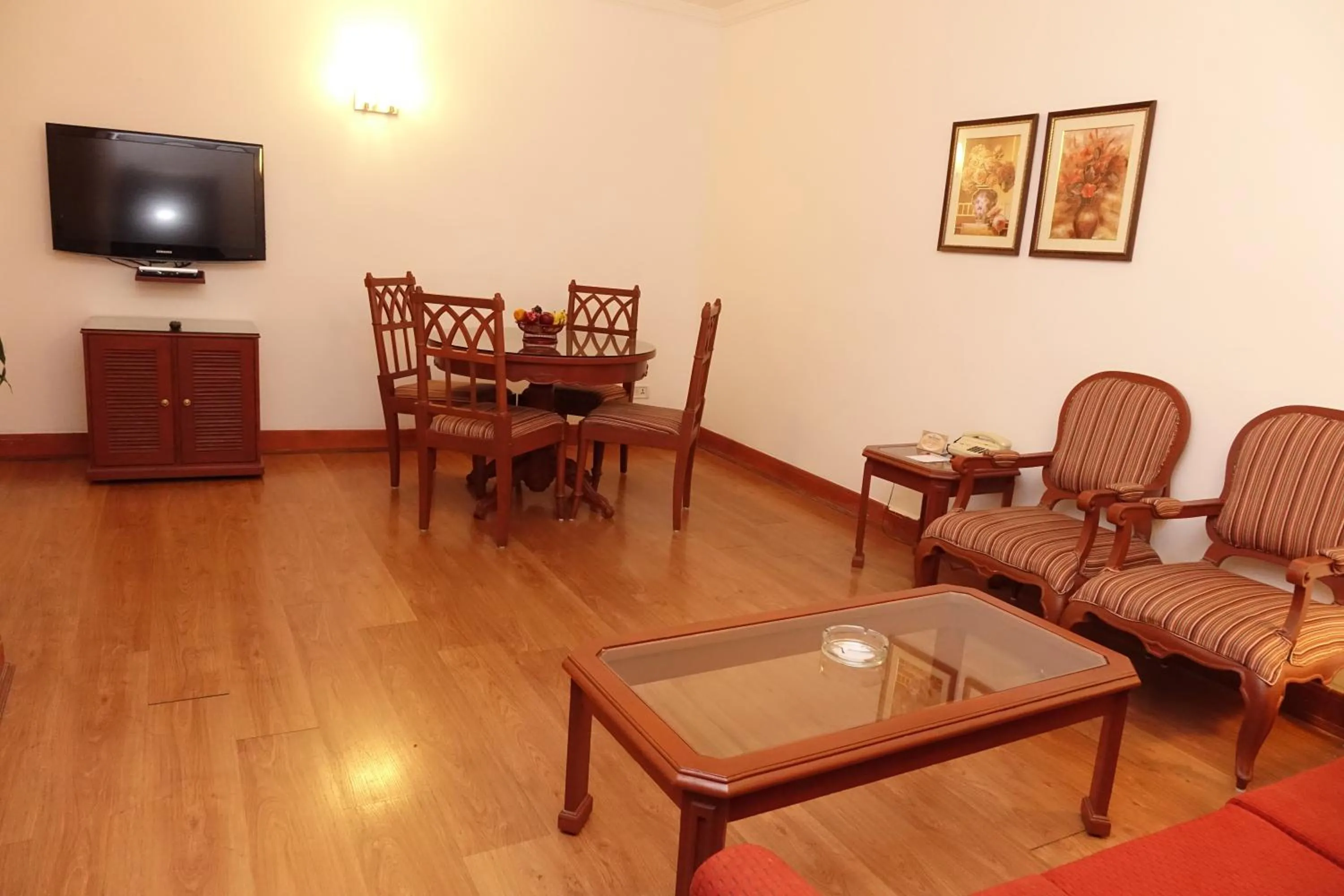 Seating area in Hotel Abad Plaza