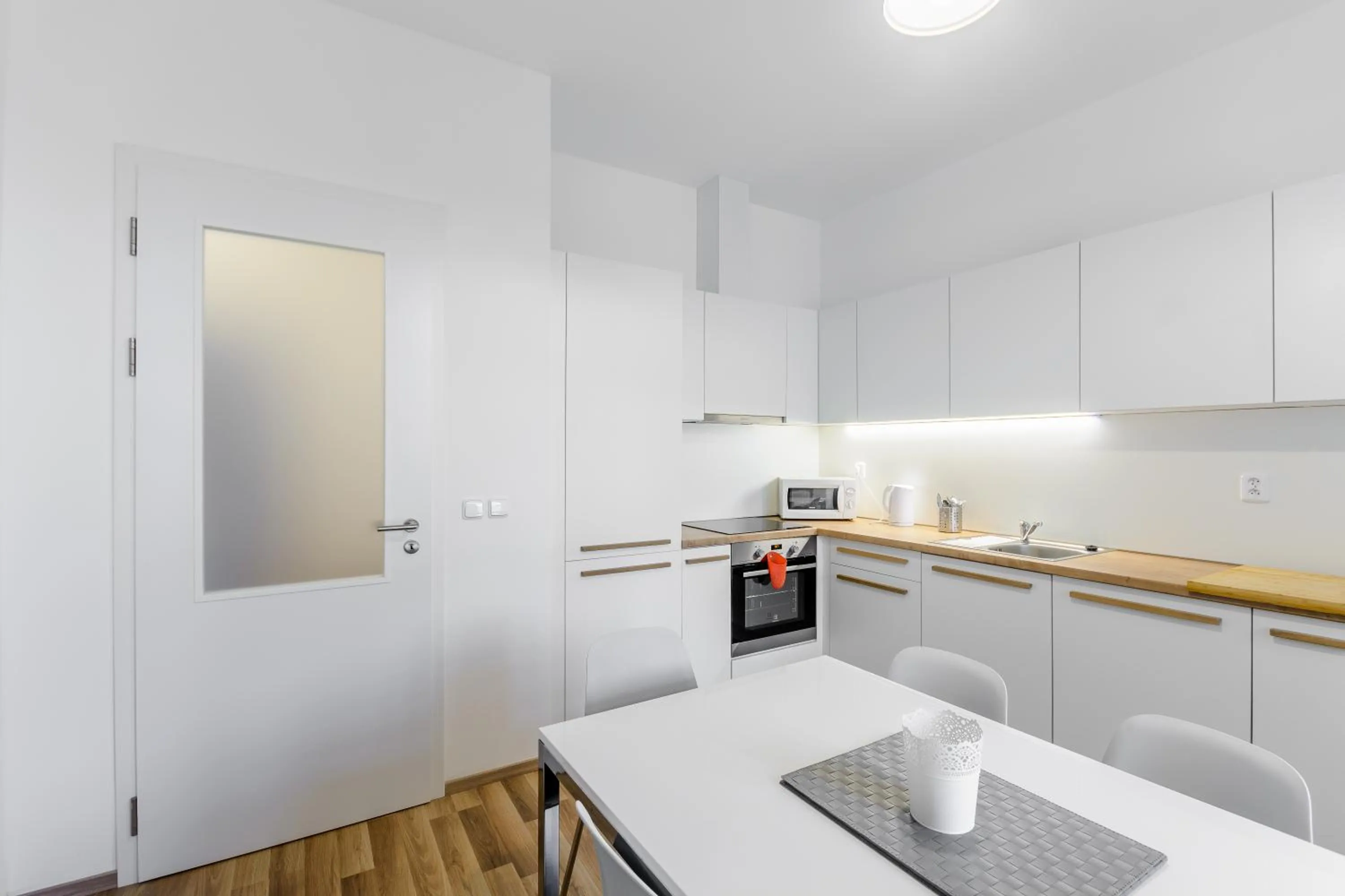 Dining area in Riverside SPIRIT