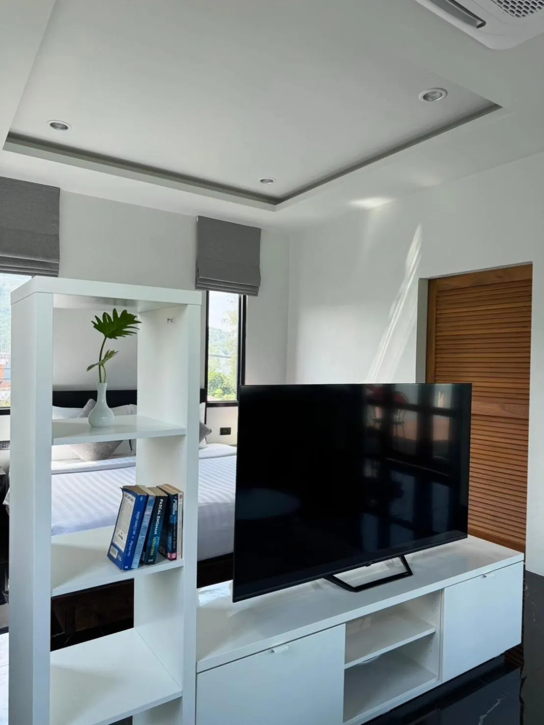 TV and multimedia in Ice Kamala Beach Hotel