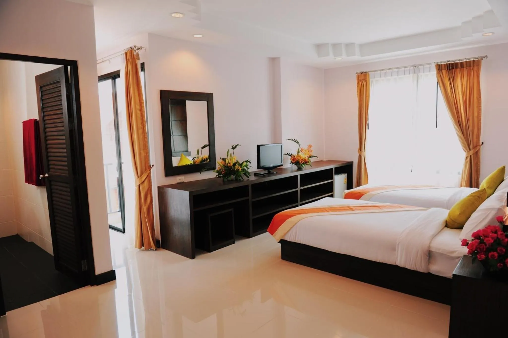 Bed in Ice Kamala Beach Hotel